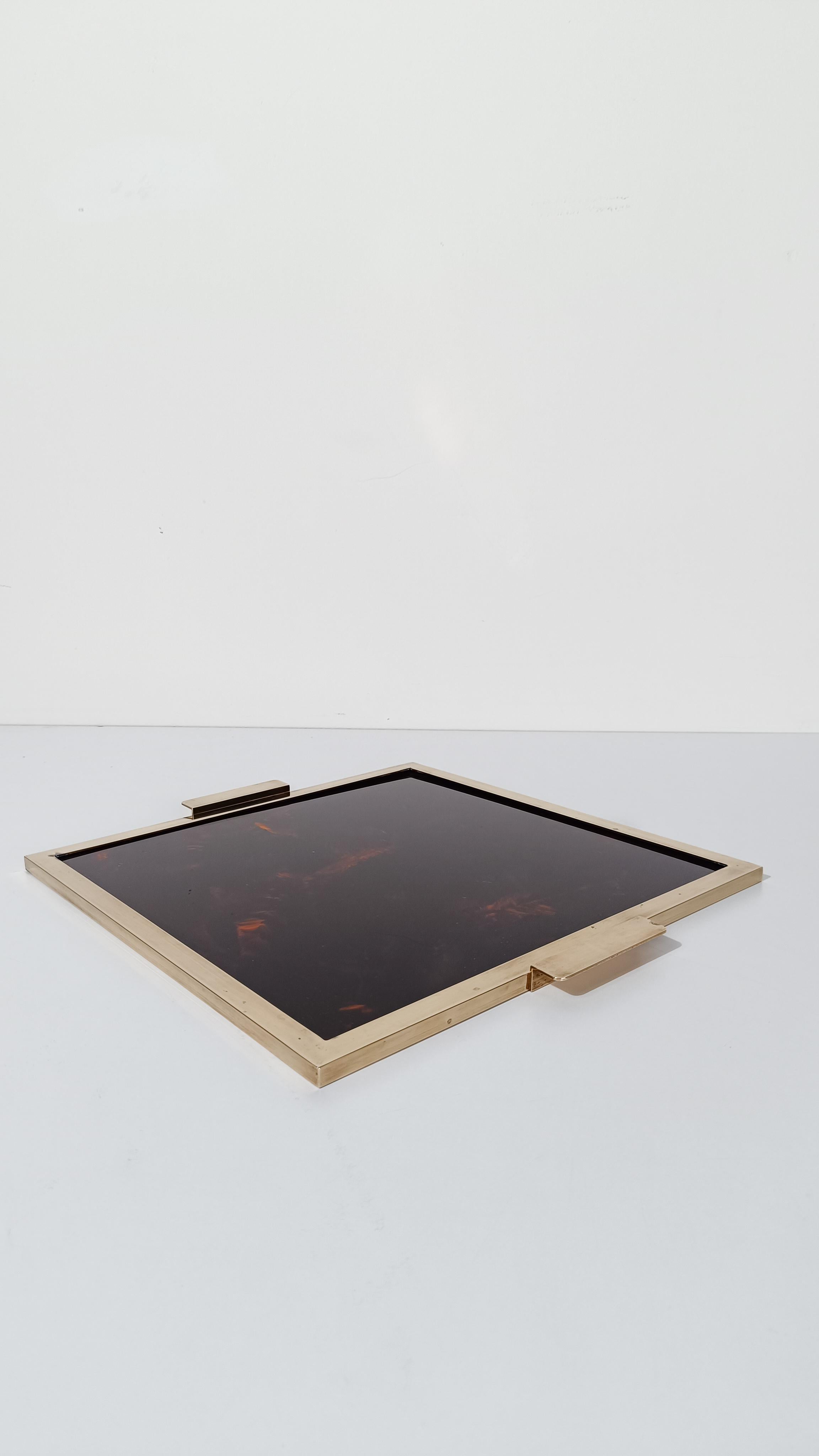 Italian Vintage Serving Square Tray in Faux Tortoiseshell Lucite & Brass, 70s For Sale 5