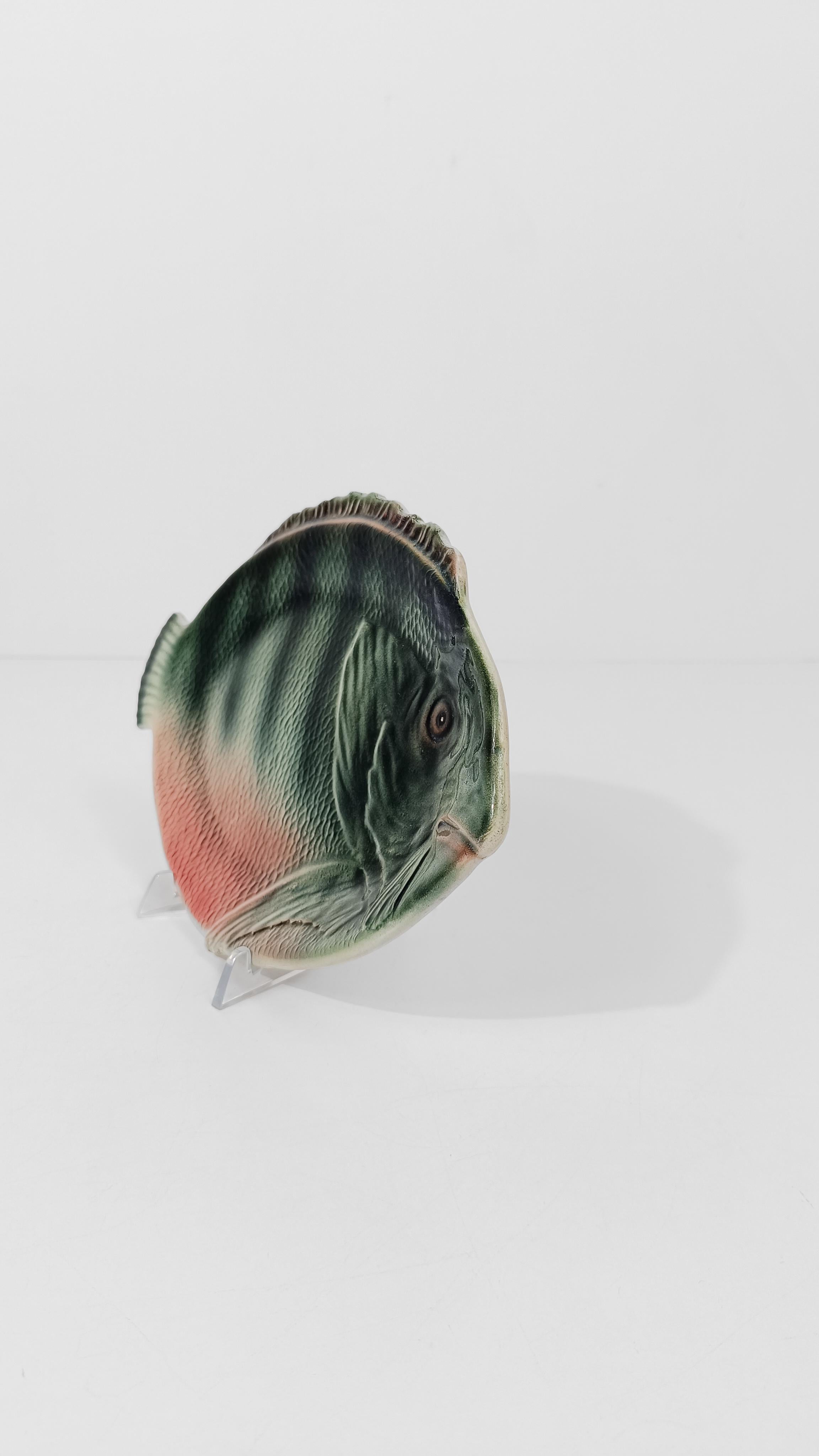 Italian Vintage Set of 6 Fish Shaped Plates in Glazed Majolica Ceramics 8
