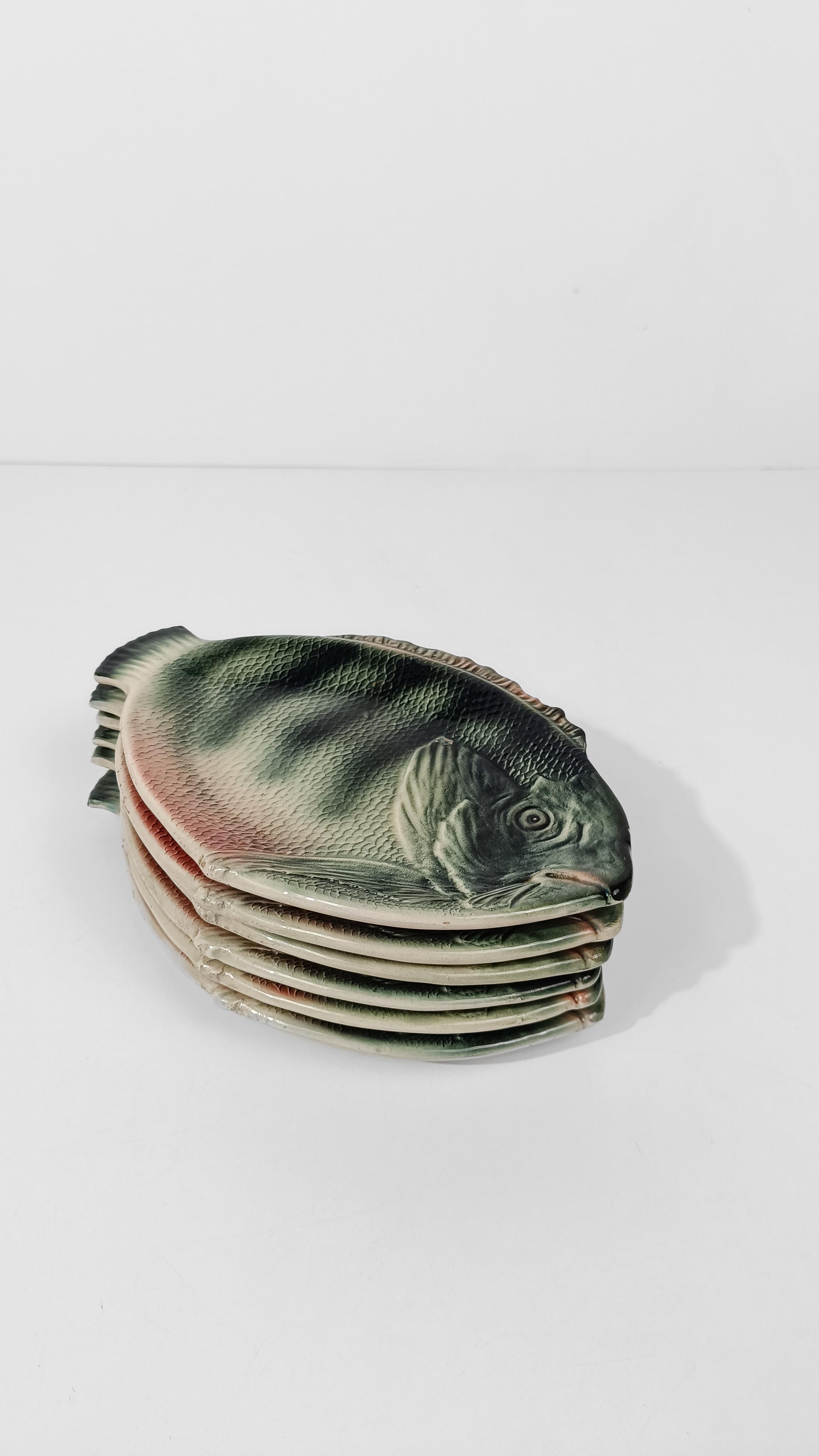 Italian Vintage Set of 6 Fish Shaped Plates in Glazed Majolica Ceramics 11