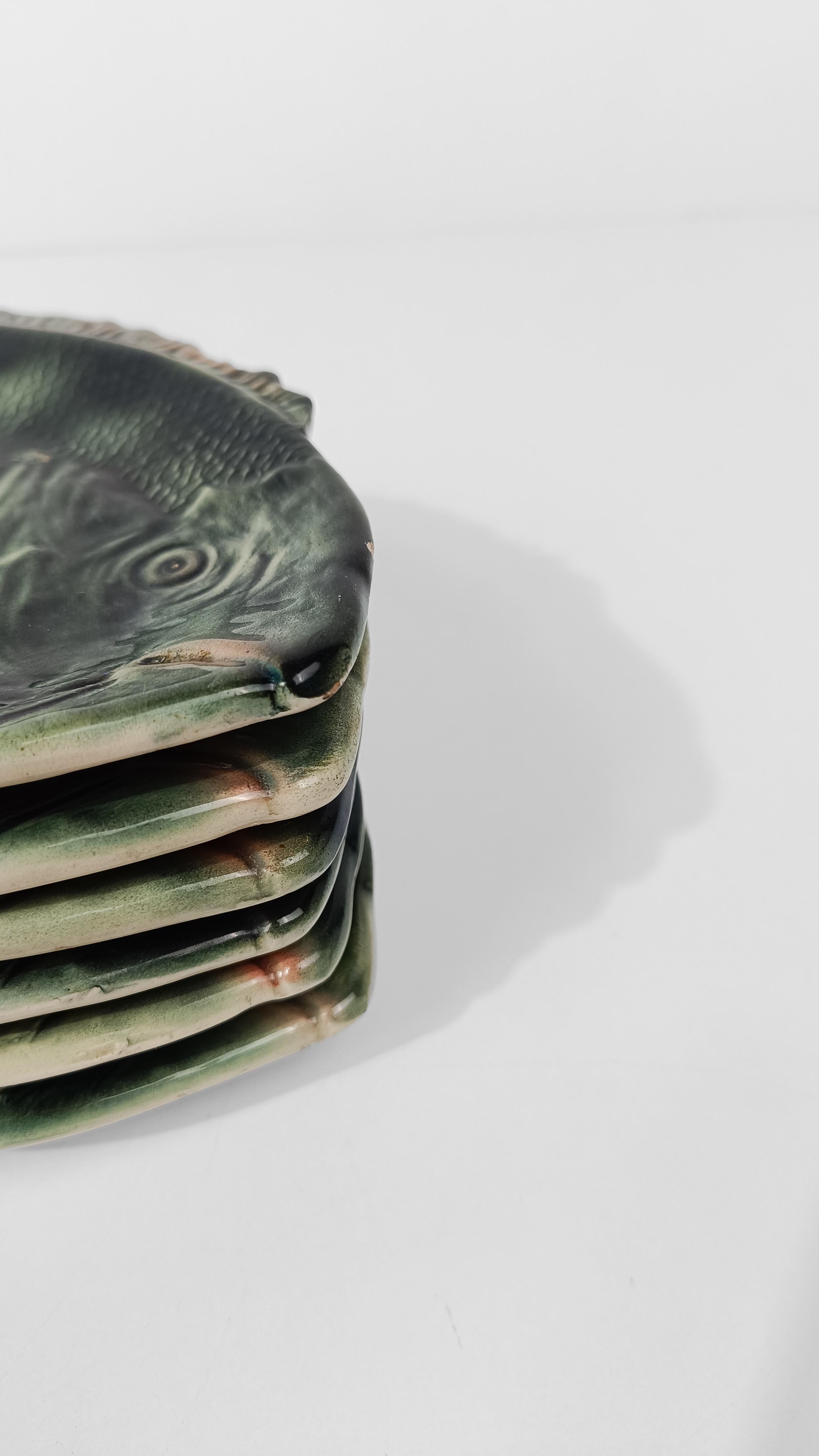 Italian Vintage Set of 6 Fish Shaped Plates in Glazed Majolica Ceramics 13