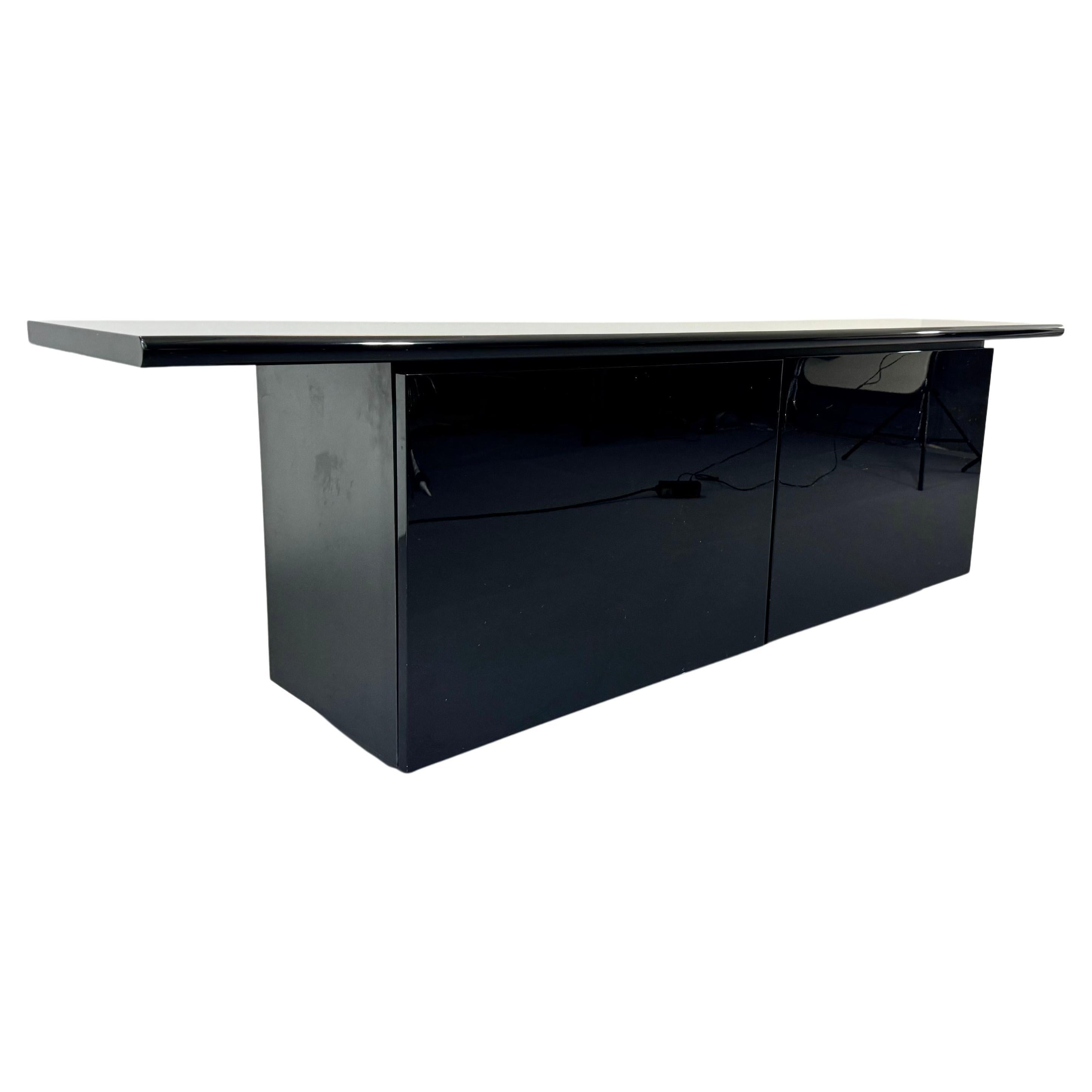 Italian Vintage Sheraton Sideboard by Giotto Stoppino for Arcebis Black  For Sale