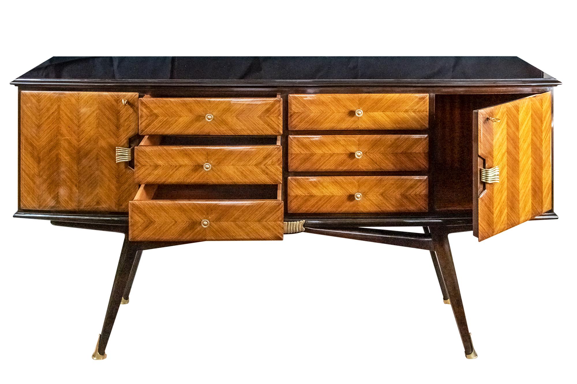 Italian Vintage Sideboard in Style of Paolo Buffa In Good Condition In Vilnius, LT