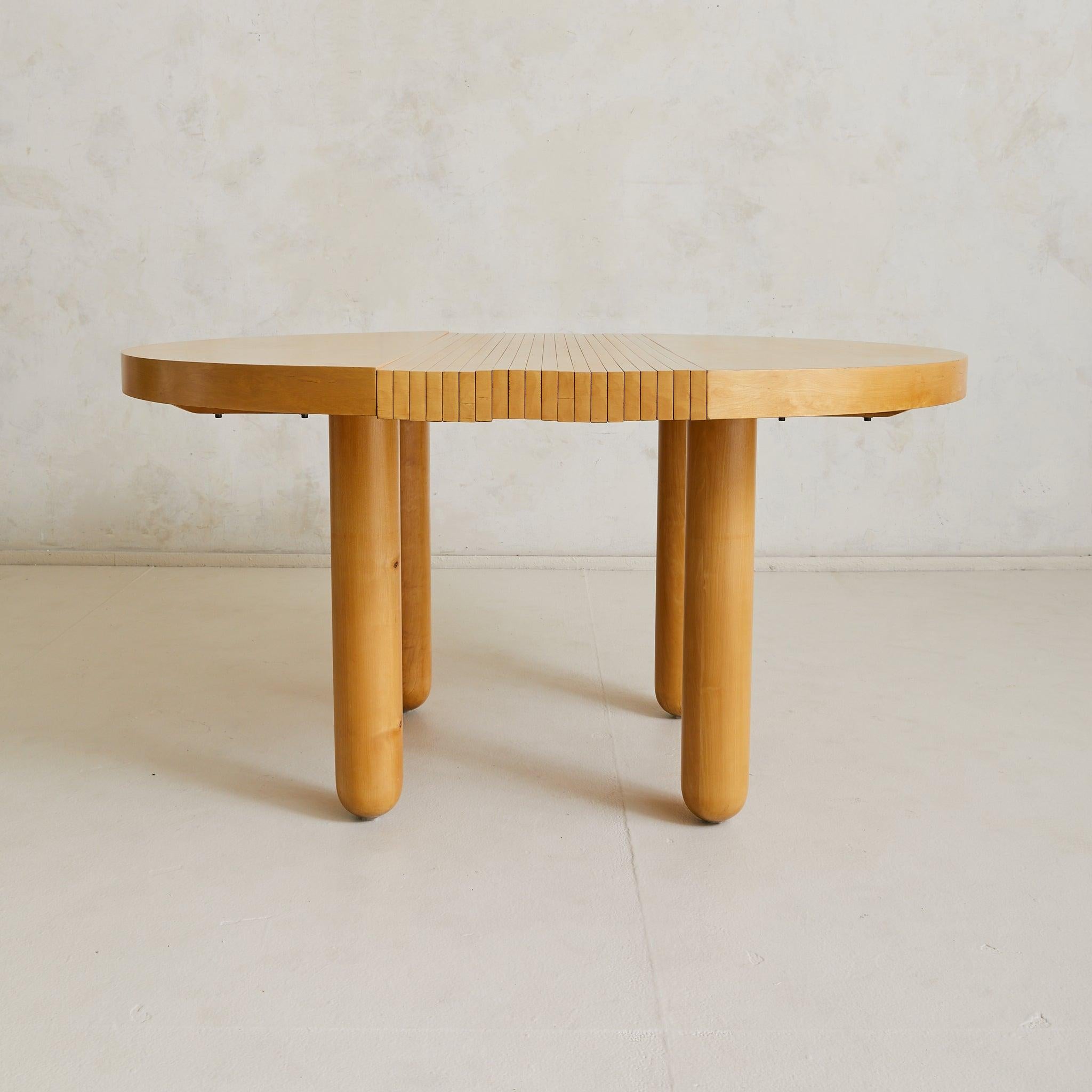 Fin du 20e siècle Italian Vintage Slatted Wood Dining Table with Extension en vente