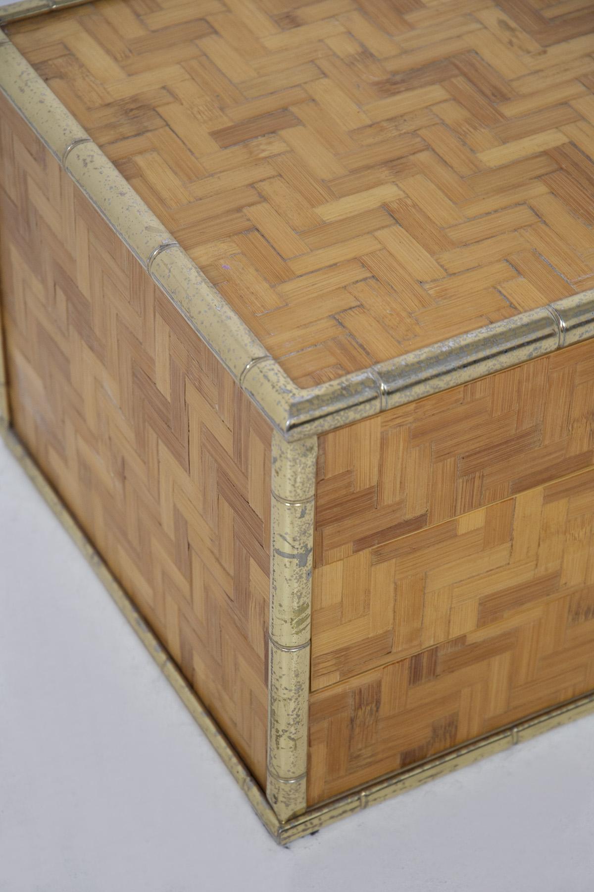 Italienische Vintage-Kommode aus Rattan und Messing, italienisch (Moderne der Mitte des Jahrhunderts) im Angebot