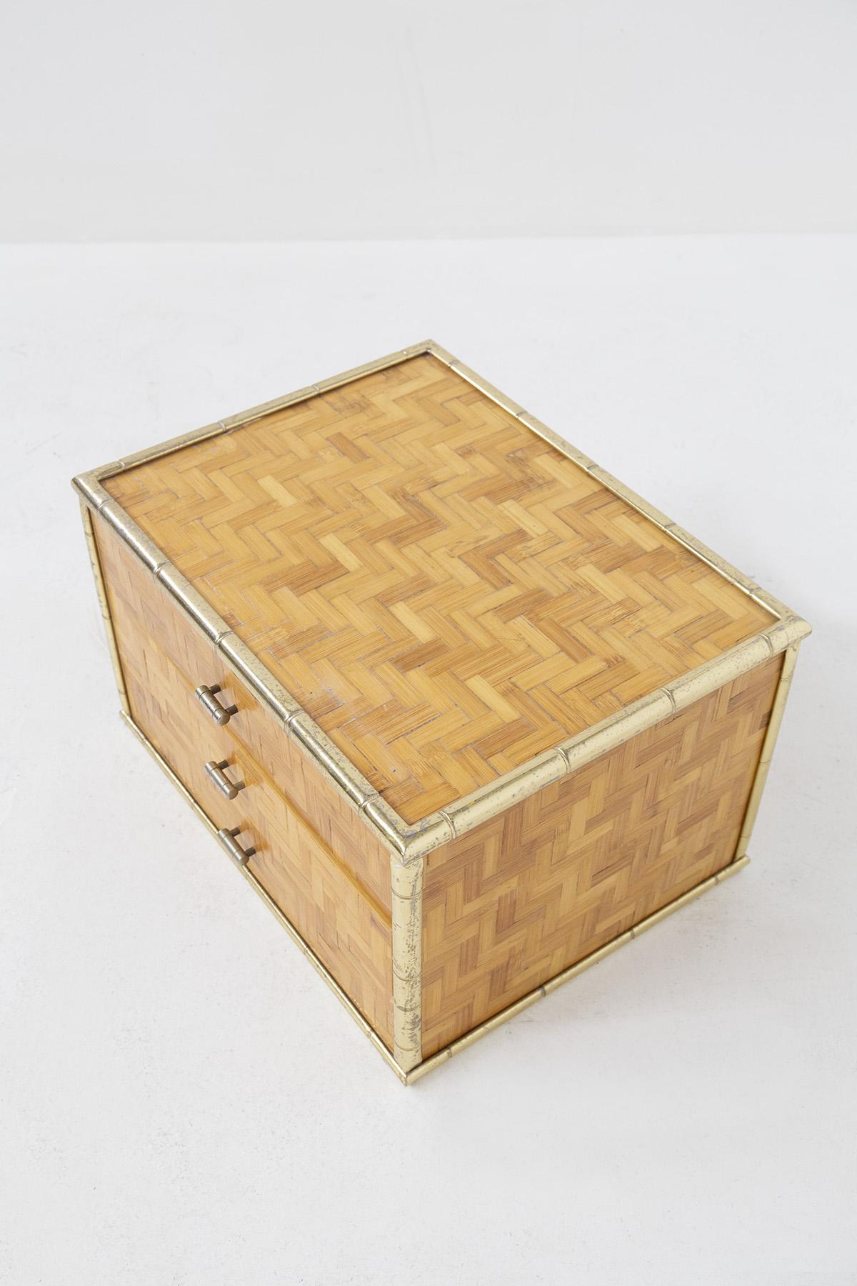 Italienische Vintage-Kommode aus Rattan und Messing, italienisch (Ende des 20. Jahrhunderts) im Angebot