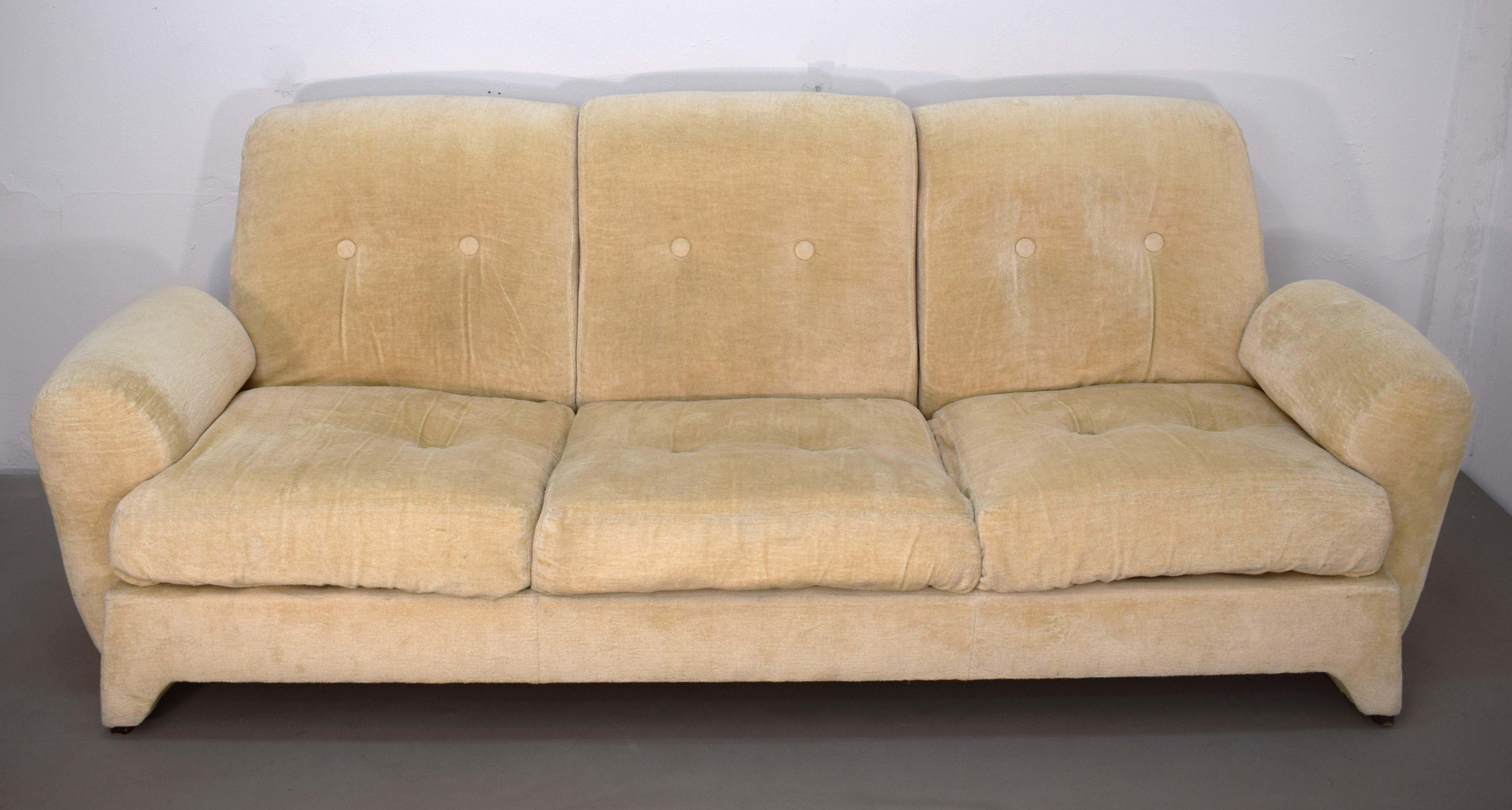 Mid-Century Modern Italian vintage sofa by 1P, 1970s For Sale