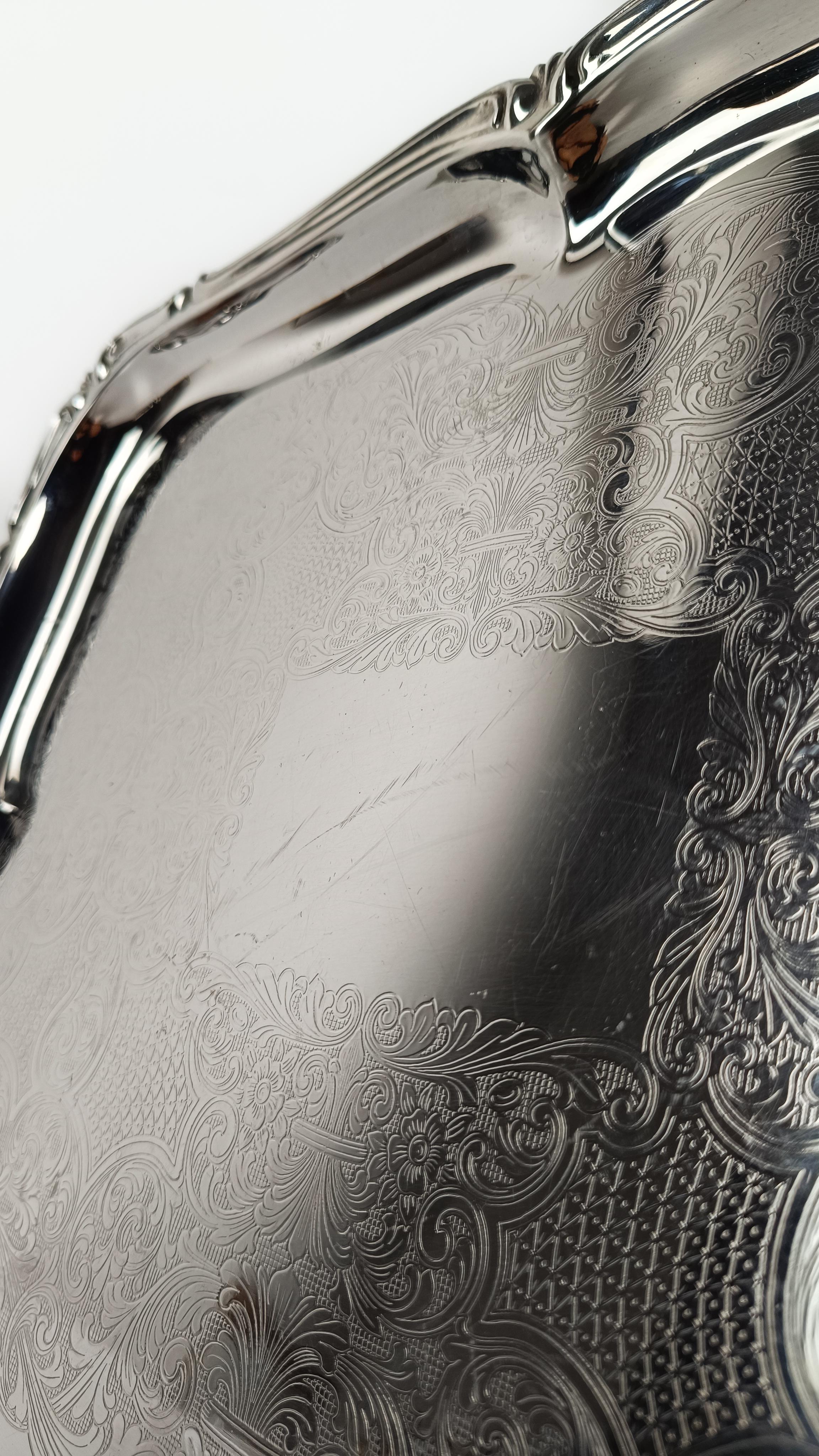 Bandeja Vintage Italiana de Acero Inoxidable en Estilo Barroco By Alessi 60s Mediana en venta 4