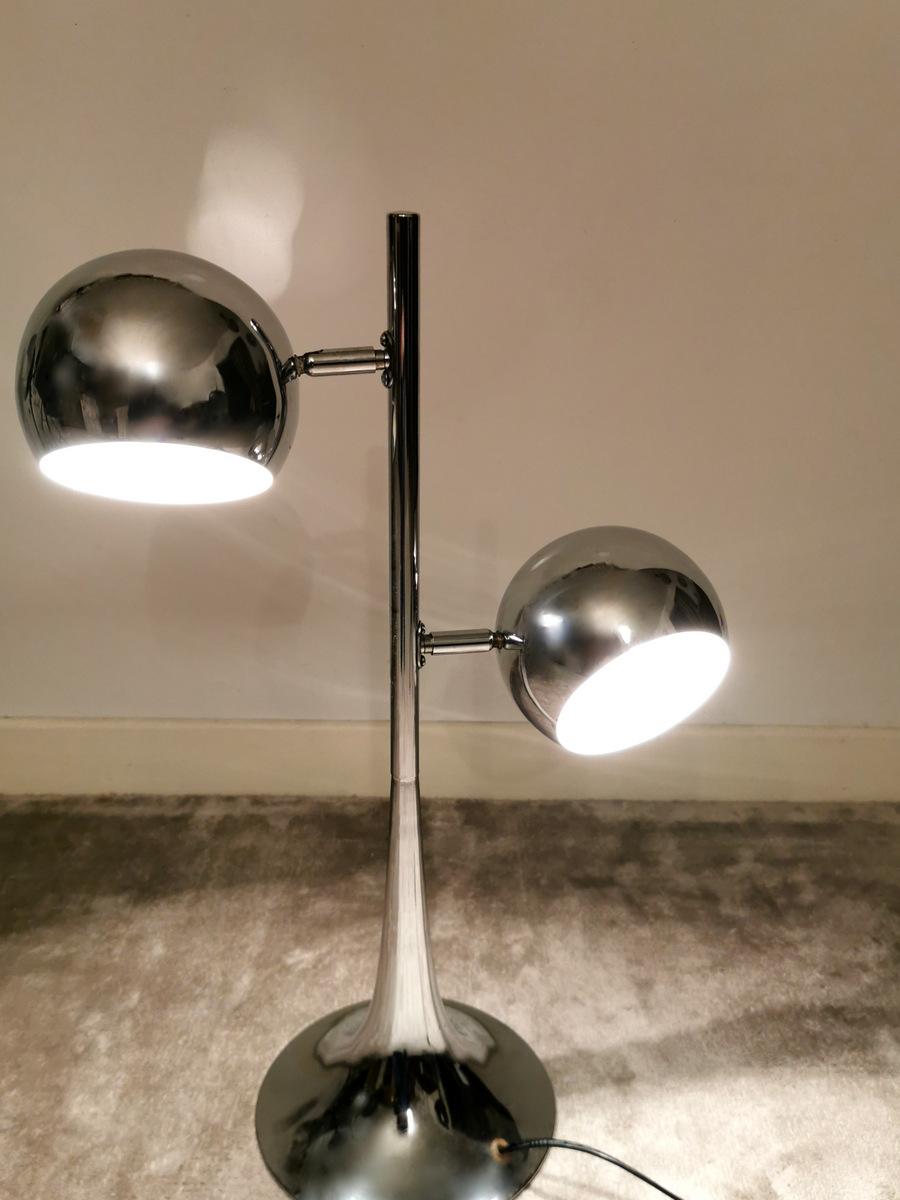 20ième siècle Lampe de table italienne vintage en acier  en vente