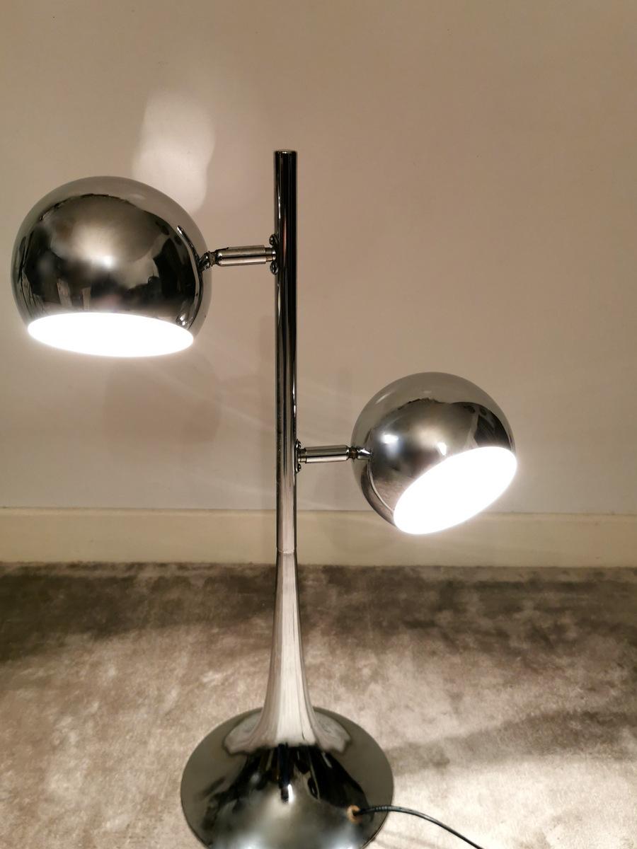 20ième siècle Lampe de table italienne vintage en acier en vente
