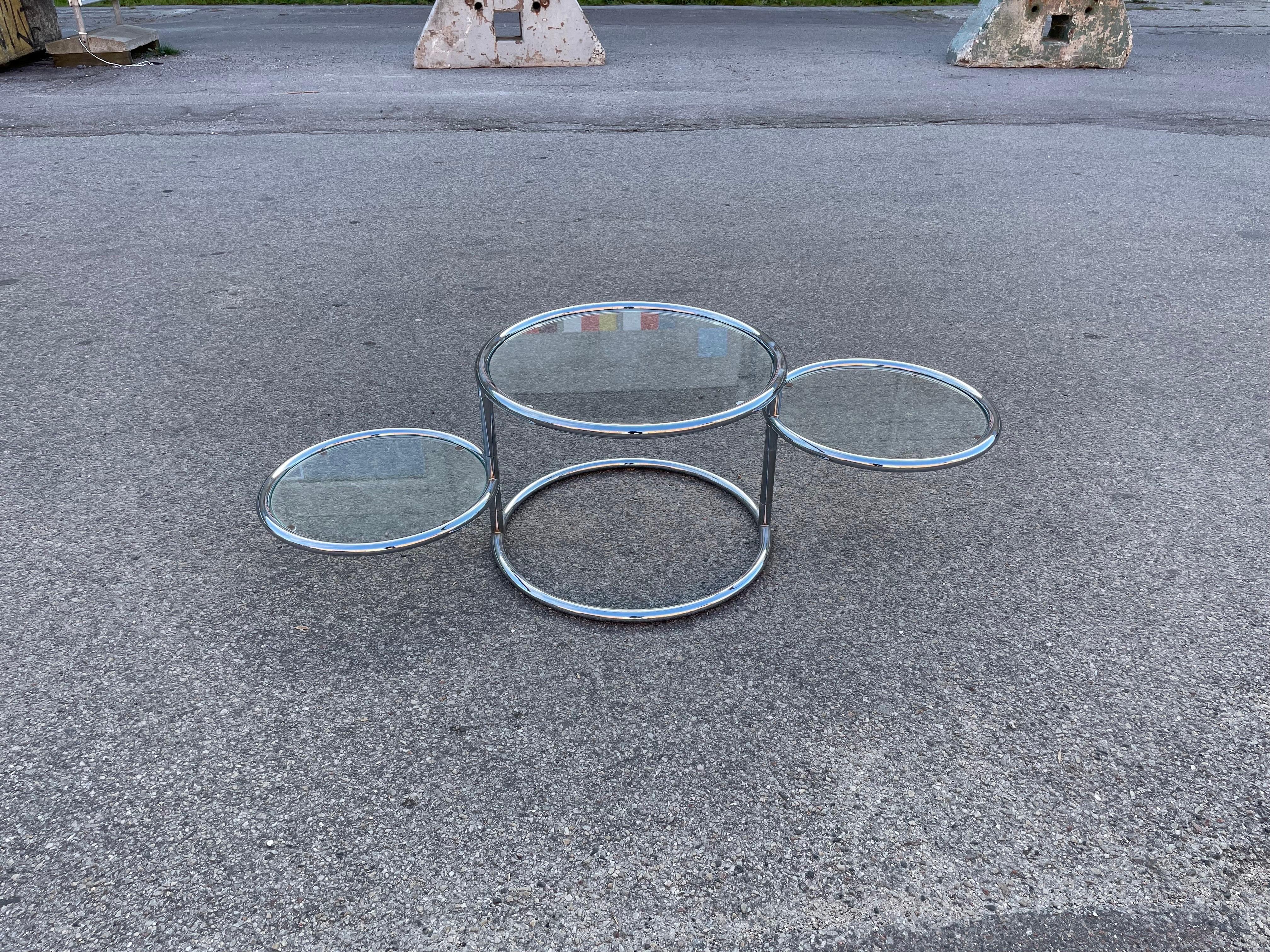 Italian Vintage Swivel Chrome and Glass sofatable from 1970s In Good Condition For Sale In Copenhagen, DK