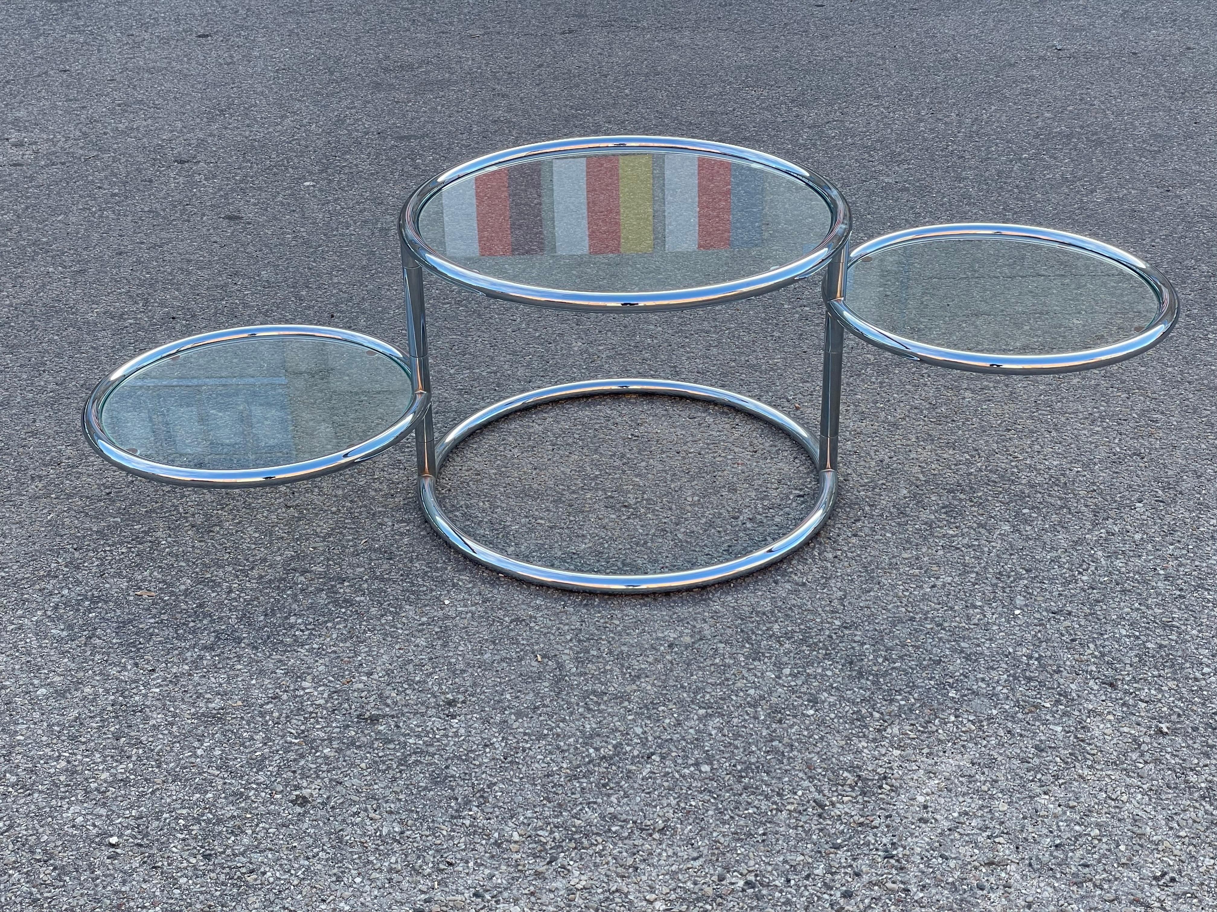 Italian Vintage Swivel Chrome and Glass sofatable from 1970s For Sale 2
