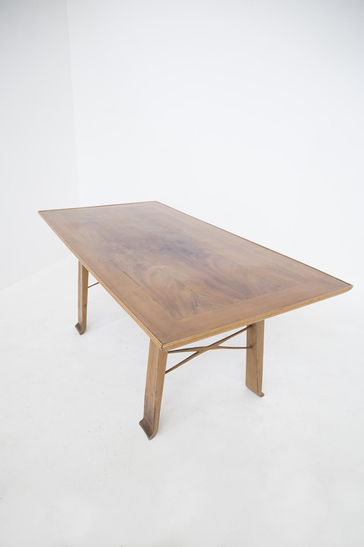 Italian Vintage Table in Wood Att. to Paolo Buffa In Good Condition In Milano, IT