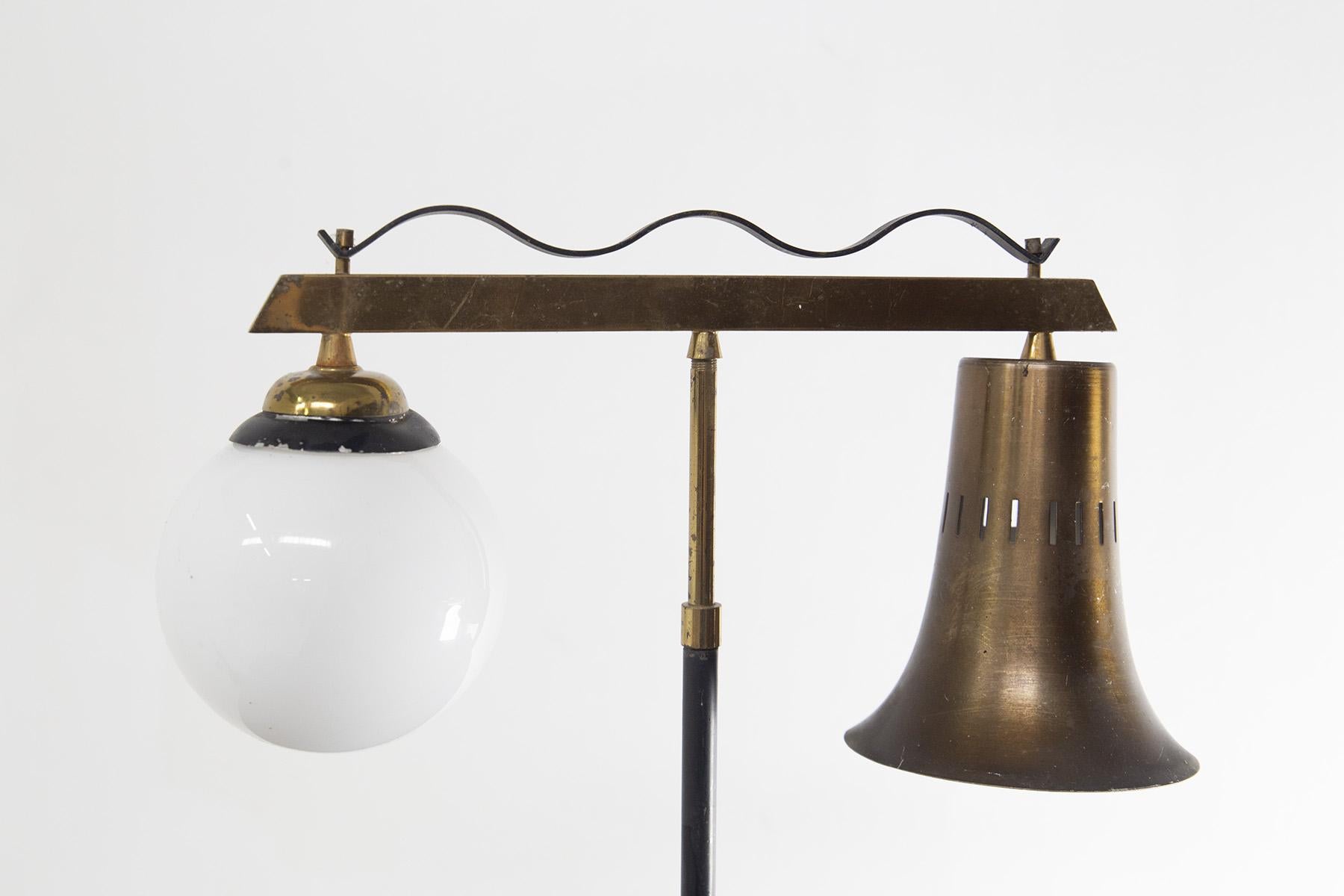 Milieu du XXe siècle Lampe de bureau italienne vintage en laiton et marbre en vente