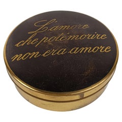 Scatola di latta italiana vintage decorata con un aforisma sull'amore di I. A. B. Auerbach