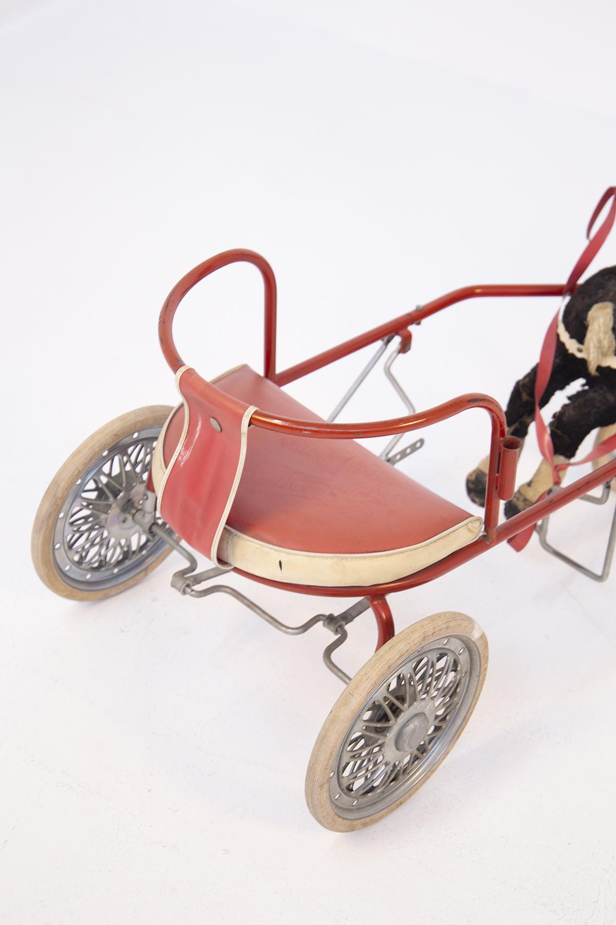Italian Vintage Toy for Girl Carriage with Horse In Good Condition For Sale In Milano, IT