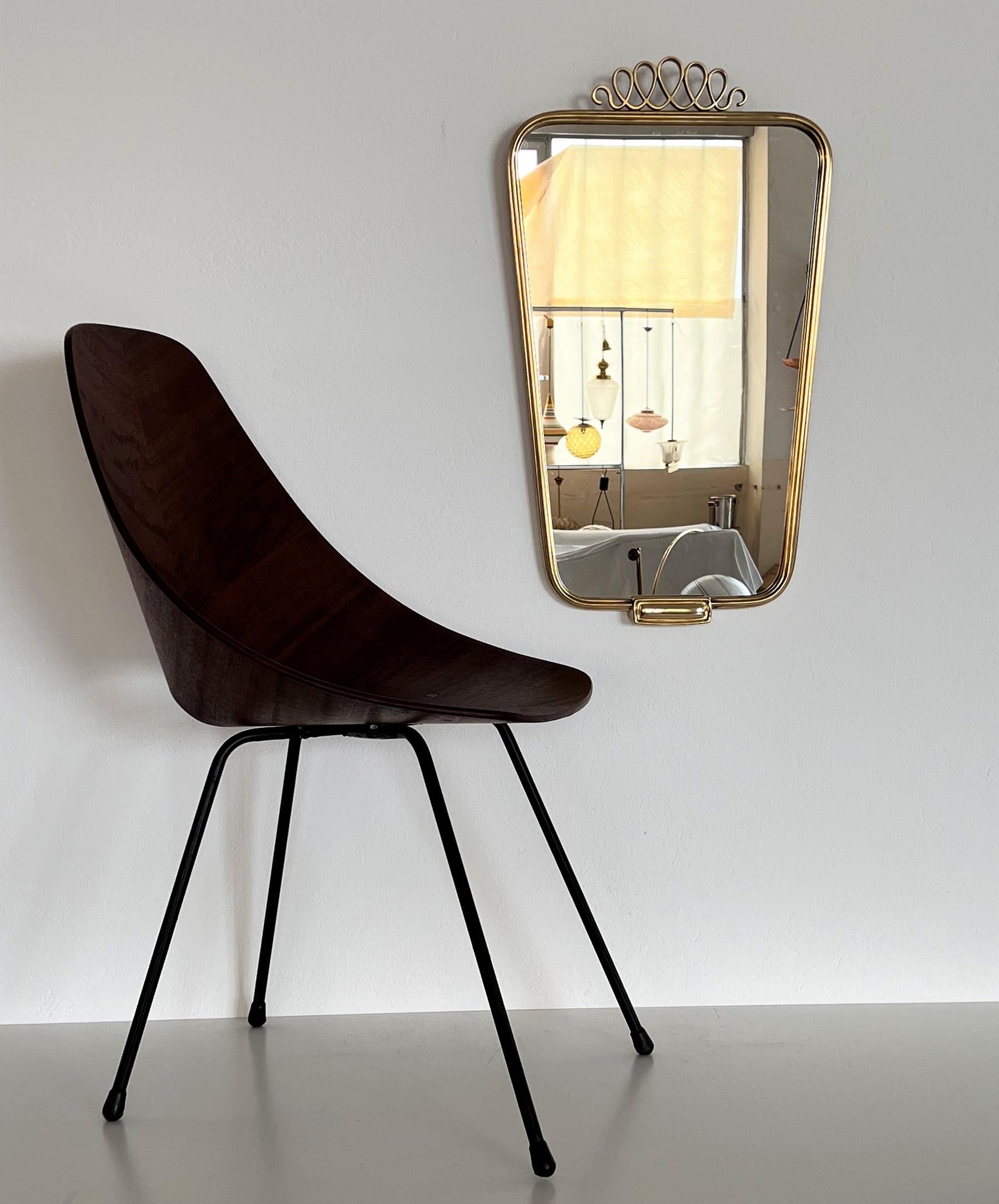 Italian Vintage Wall Mirror with Brass Frame and Detail in Giò Ponti Style, 1970 4