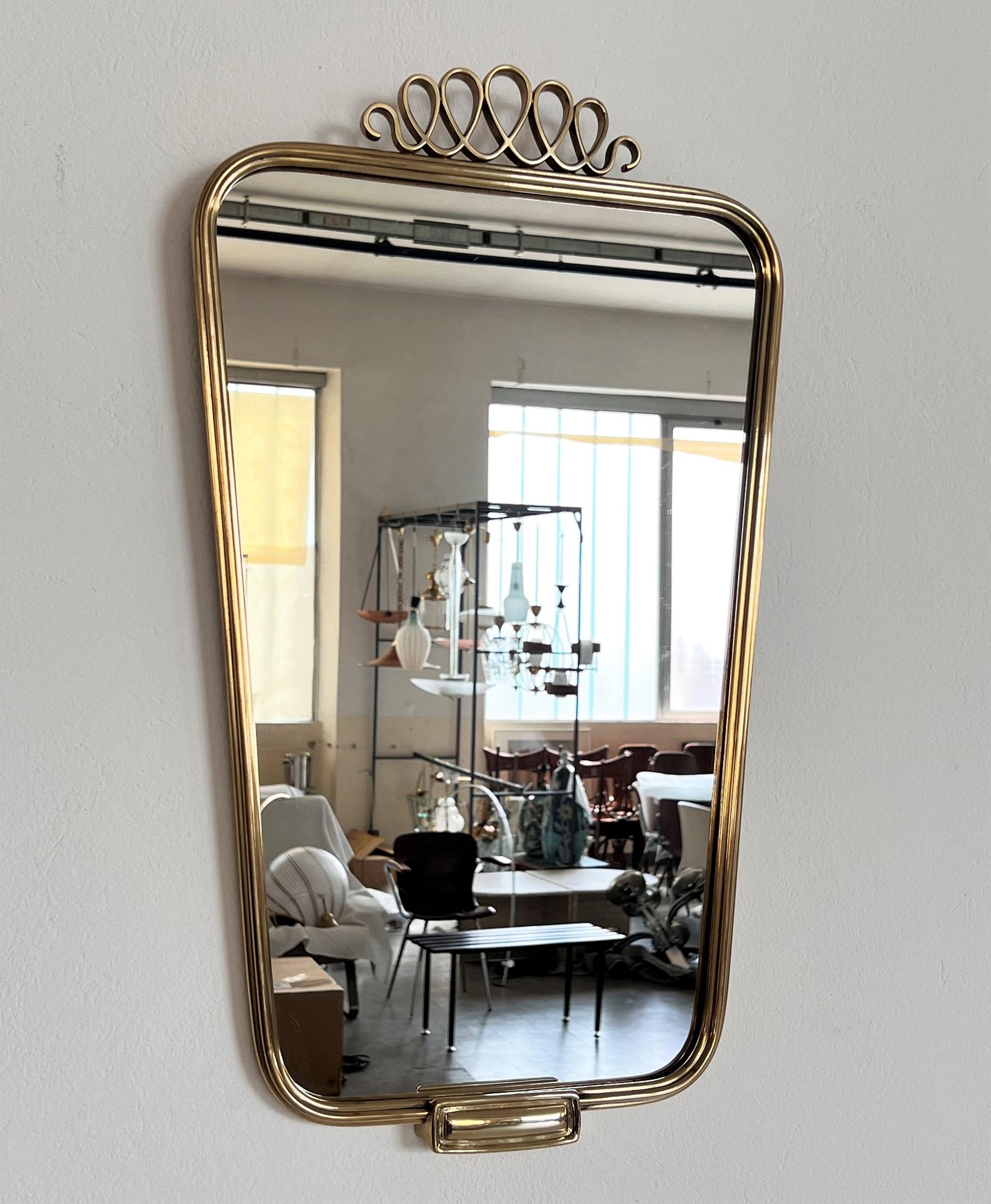 Italian Vintage Wall Mirror with Brass Frame and Detail in Giò Ponti Style, 1970 5