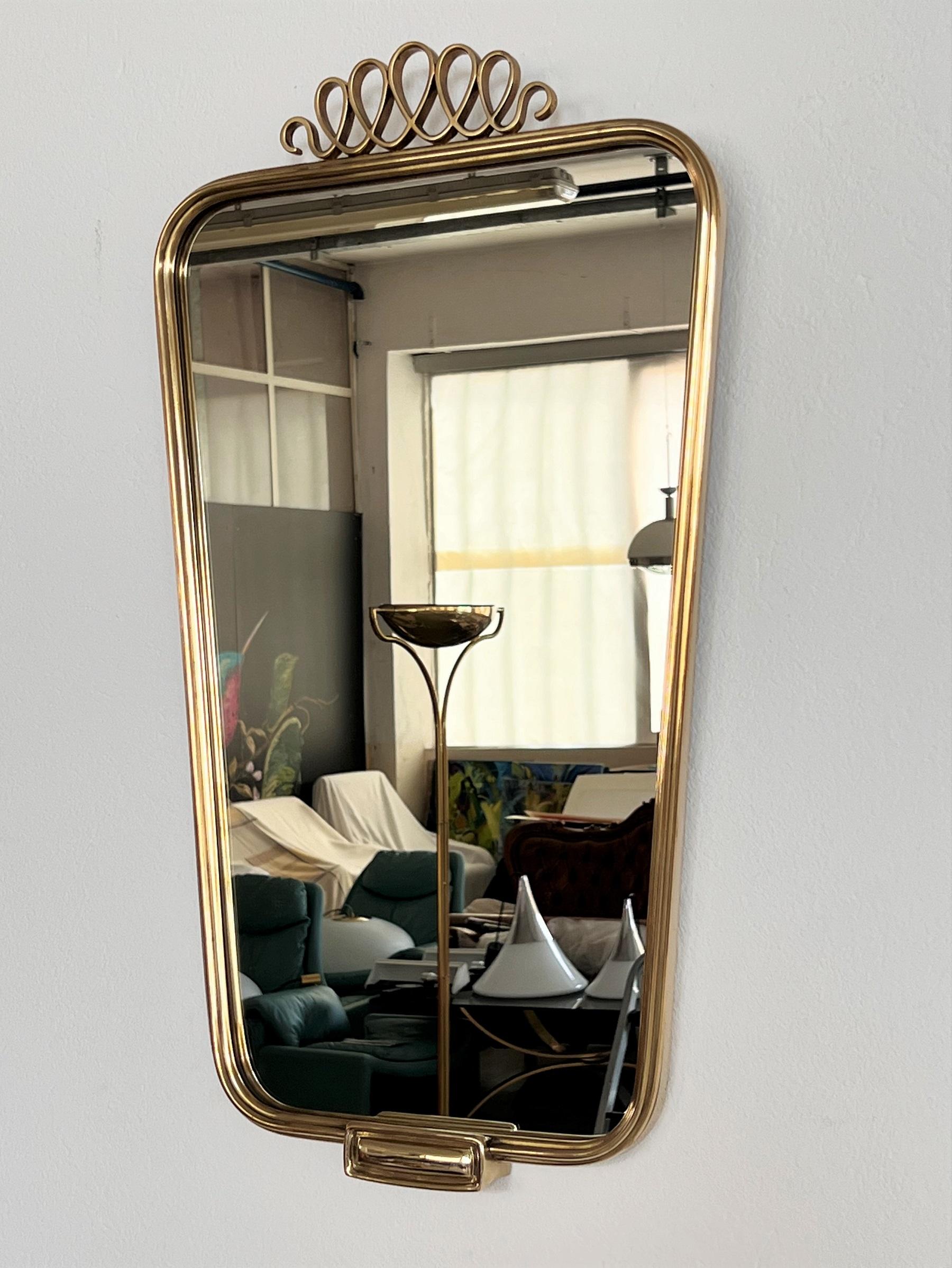 Mid-Century Modern Italian Vintage Wall Mirror with Brass Frame and Detail in Giò Ponti Style, 1970