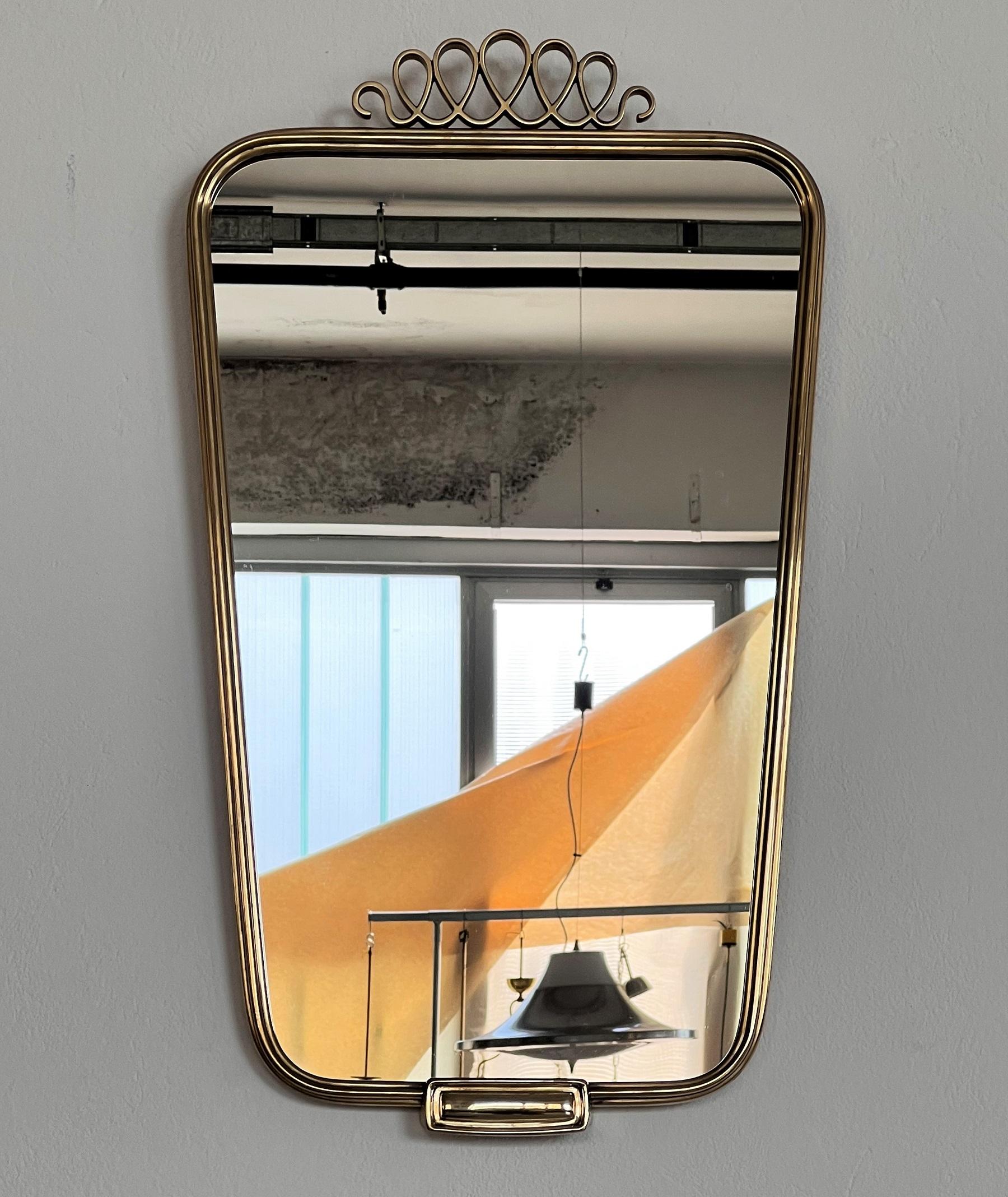 Italian Vintage Wall Mirror with Brass Frame and Detail in Giò Ponti Style, 1970 3