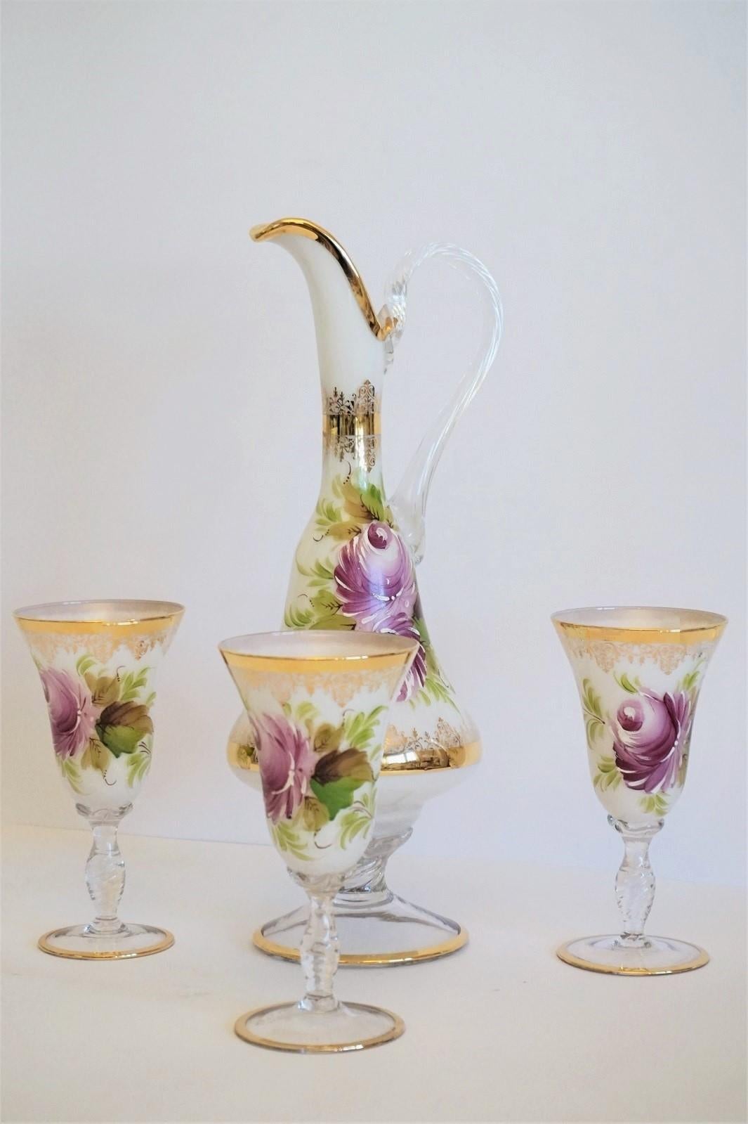 Set aus Karaffe und Gläsern aus weißem Muranoglas mit Opalglas, Italien 1960er Jahre (Moderne der Mitte des Jahrhunderts)