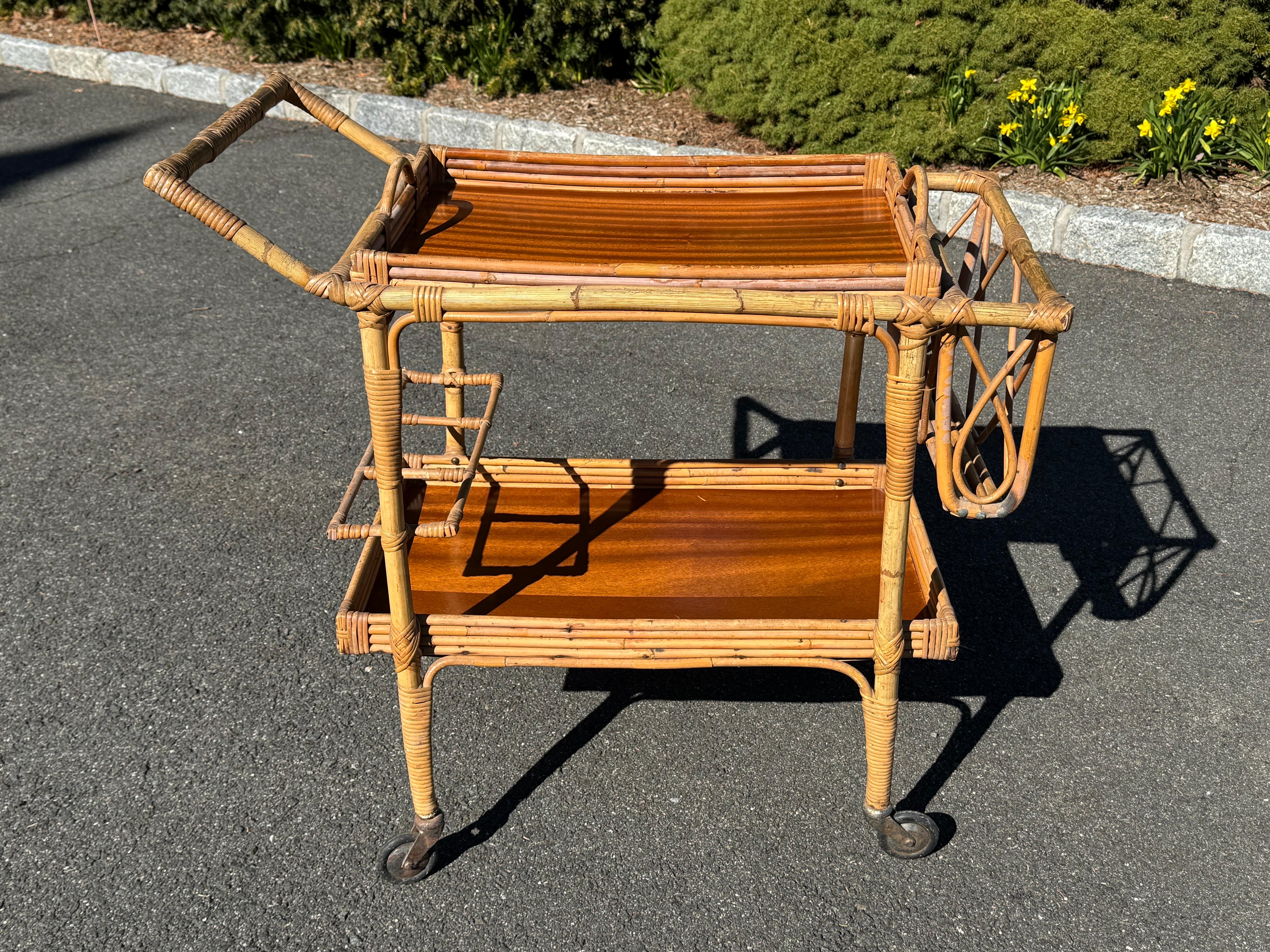 Italienischer Vintage-Barwagen aus Weidengeflecht im Zustand „Gut“ im Angebot in Redding, CT