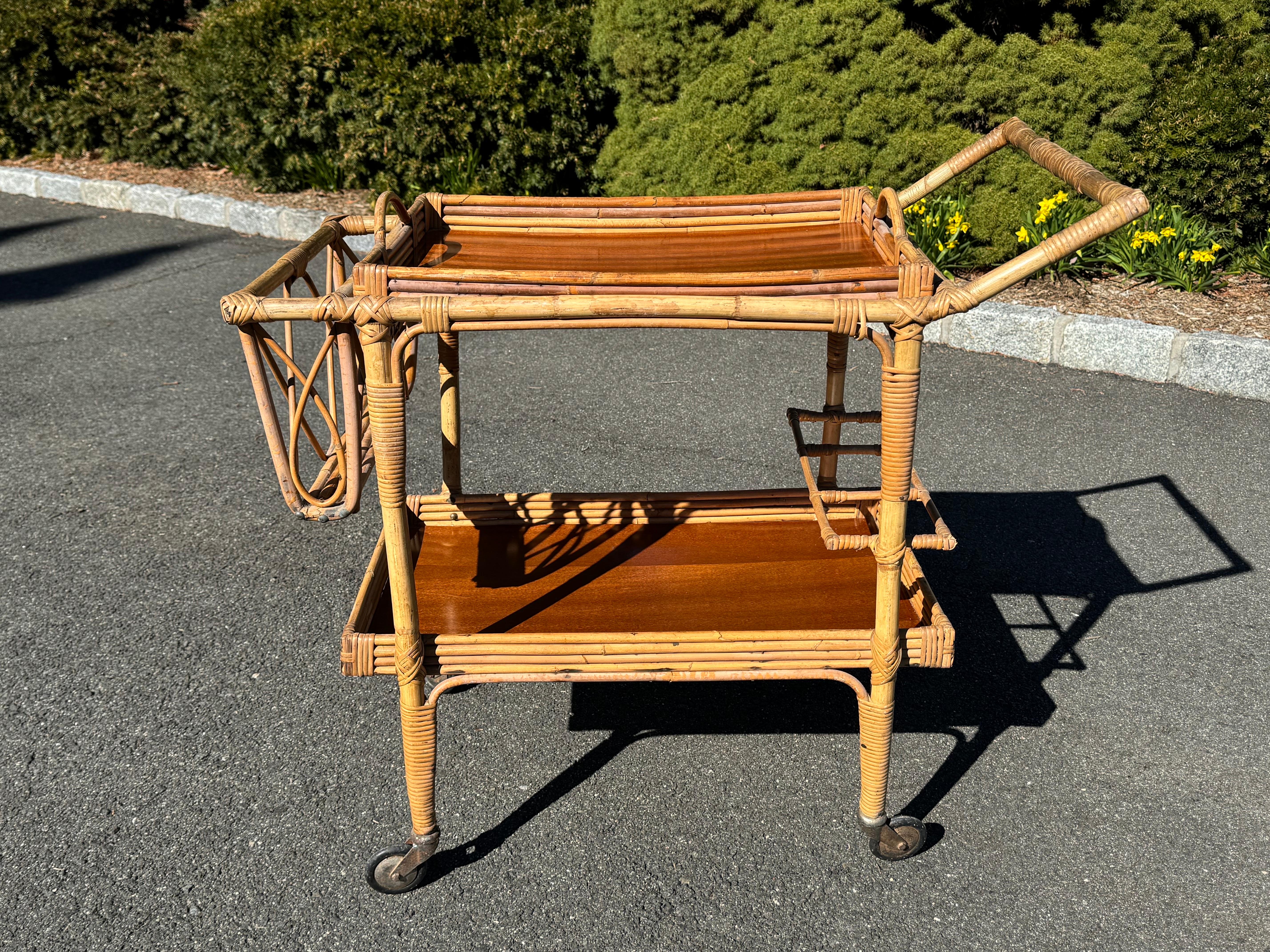 Italienischer Vintage-Barwagen aus Weidengeflecht im Angebot 1