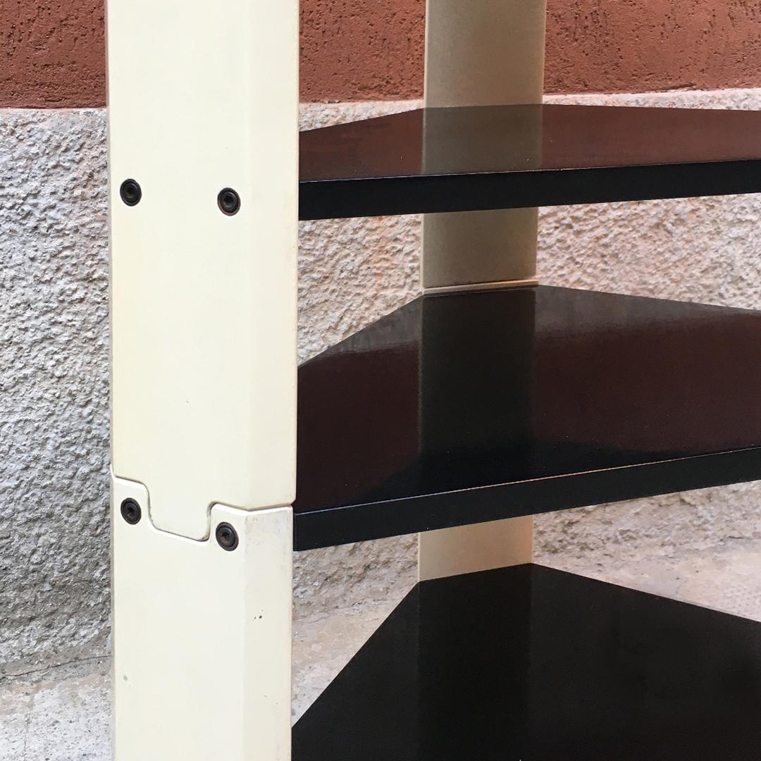 Italian Vintage, Wood Modular Corner Shelves, 1970s In Good Condition In MIlano, IT