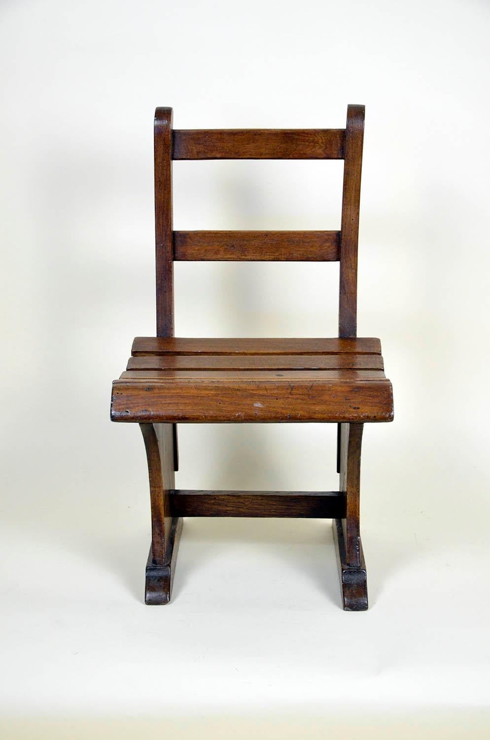 Italian Vintage Wooden Children's Chair from Maternal School, 1950s In Good Condition For Sale In Milan, IT