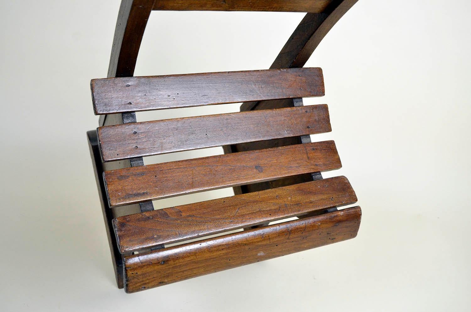 Italian Vintage Wooden Children's Chair from Maternal School, 1950s For Sale 1