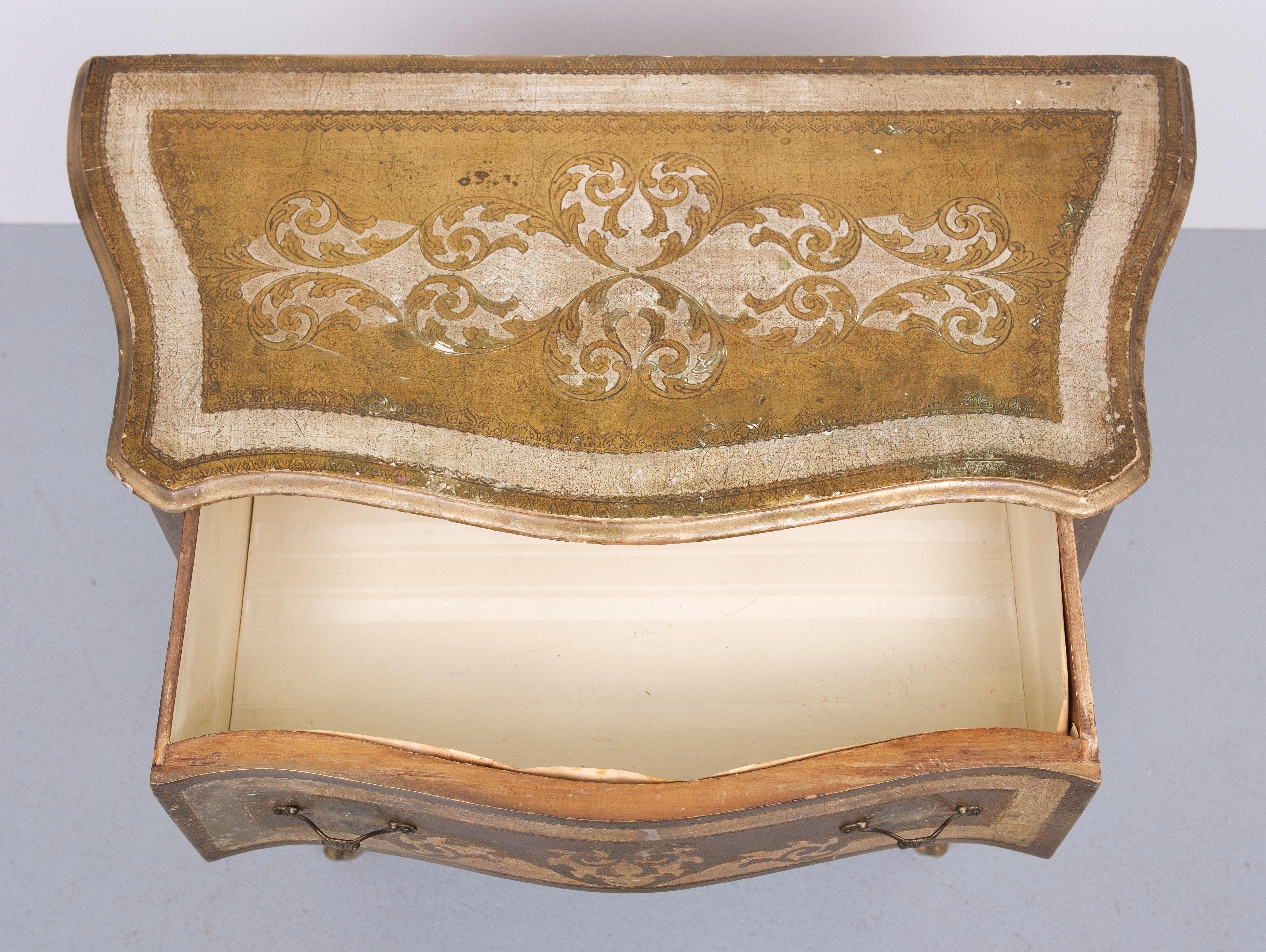 Commode italienne vintage en bois Florentine 1970 en vente 4