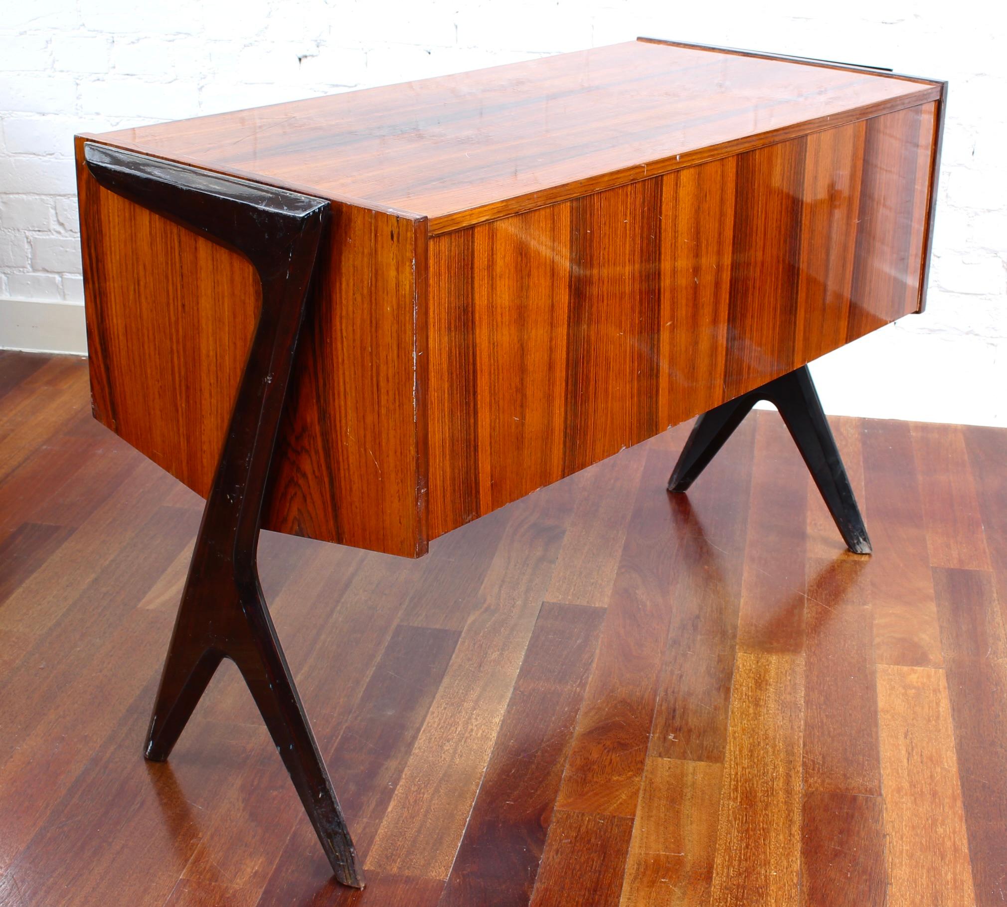 Wood Italian Vintage Writing Desk Attributed to Vittorio Dassi (circa 1950s) For Sale