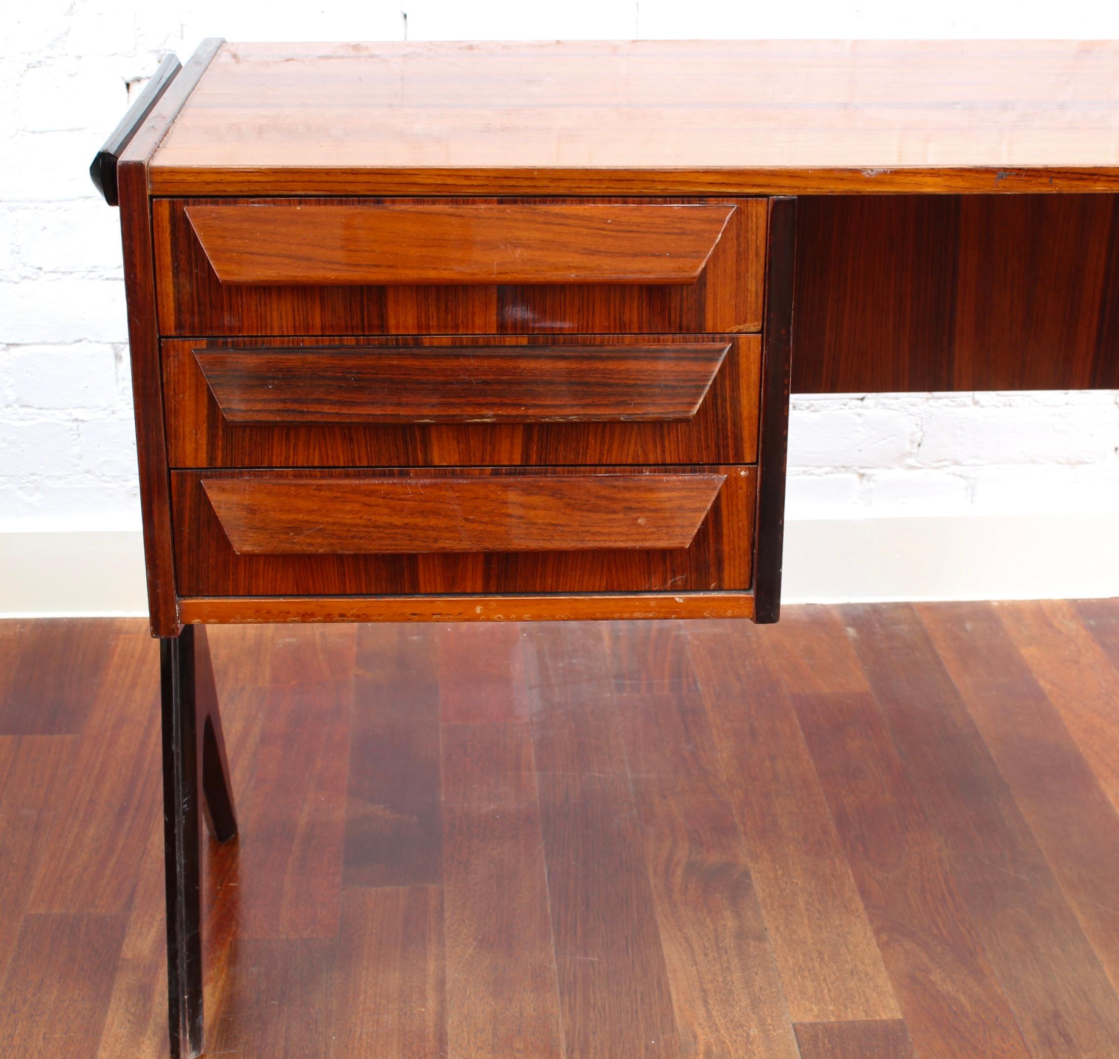 Italian Vintage Writing Desk Attributed to Vittorio Dassi (circa 1950s) For Sale 1