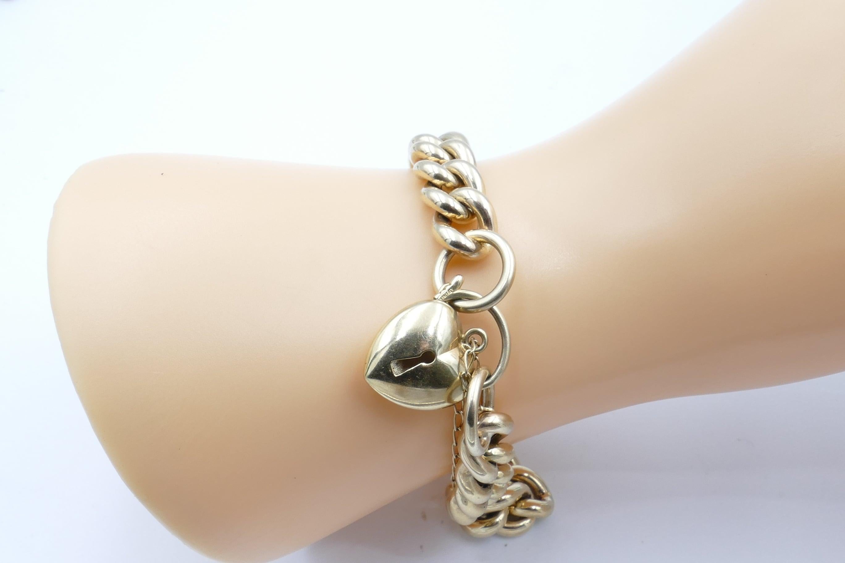 Italian Vintage Yellow Gold Curb Link Chain Bracelet In Excellent Condition For Sale In Splitter's Creek, NSW