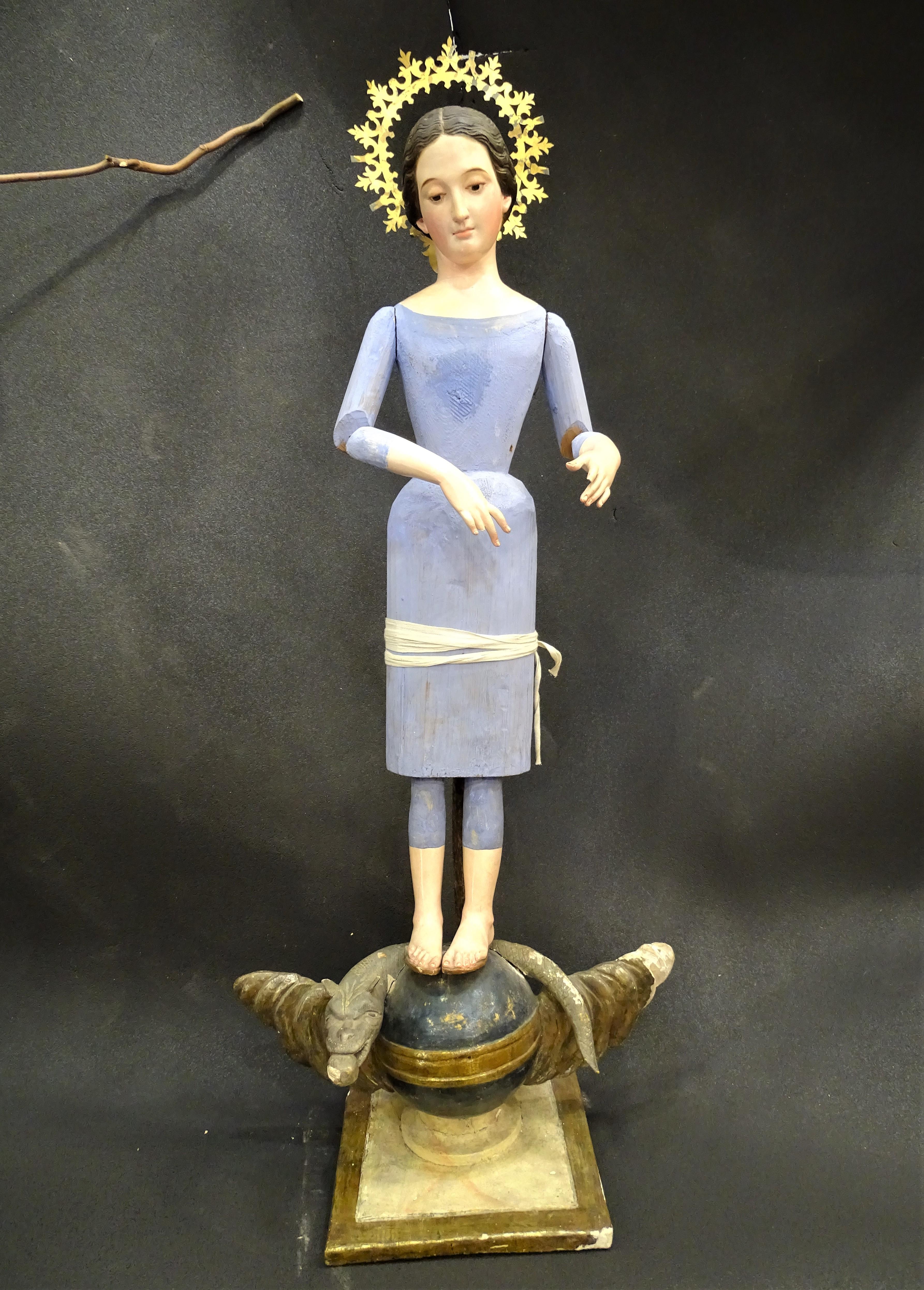 Amazing Italian 19 th century dressing image, Virgin, sculpture in polychromed wood and crystal eyes with the globe and snake. Articulated arms and it has a crown in brass , with this crown his heght is 98 cm.
Its a gogeous and beautiful piece,