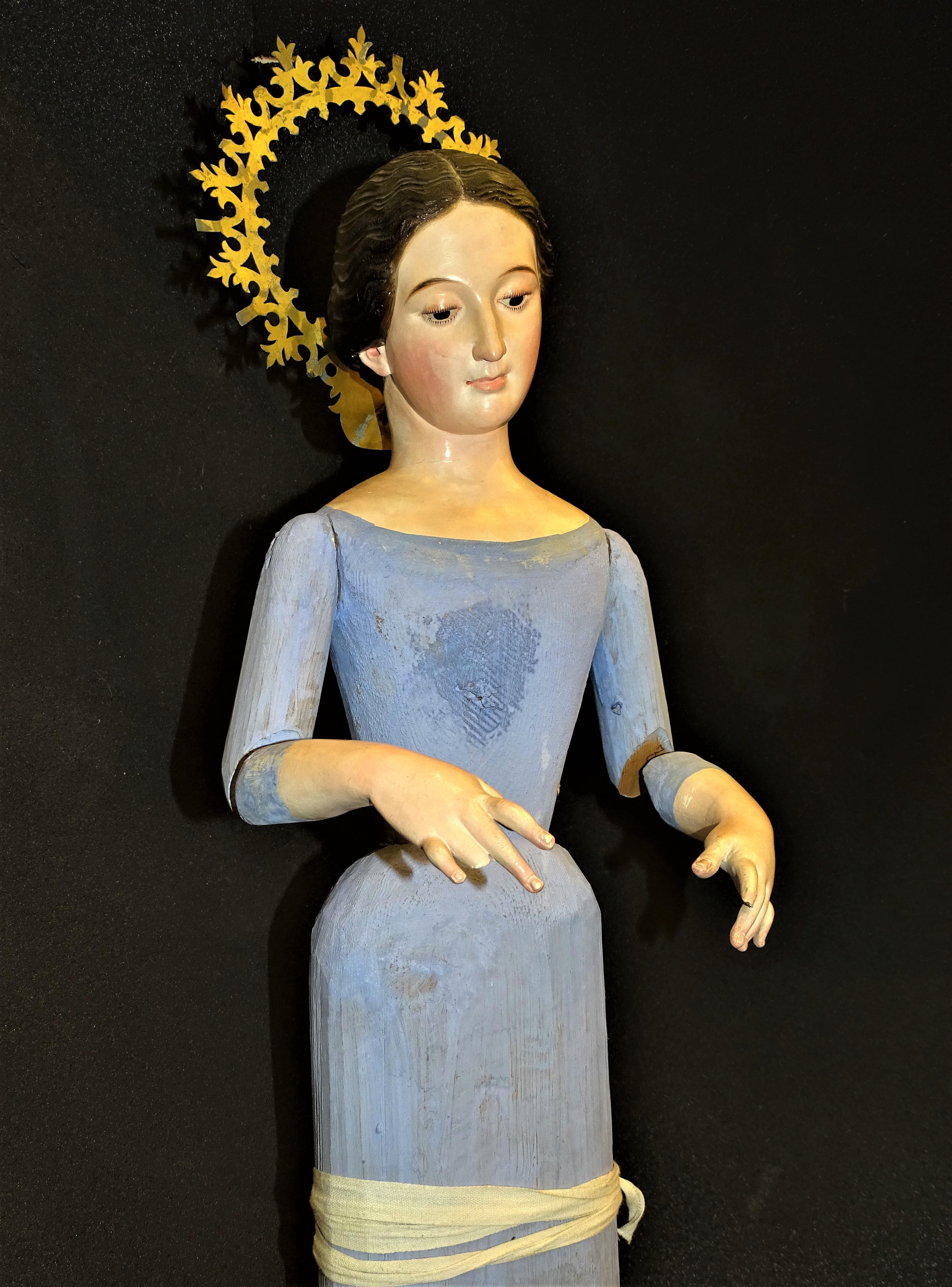 Romantic Italian Virgin Wood Sculpture, Capipota, Dressing Image