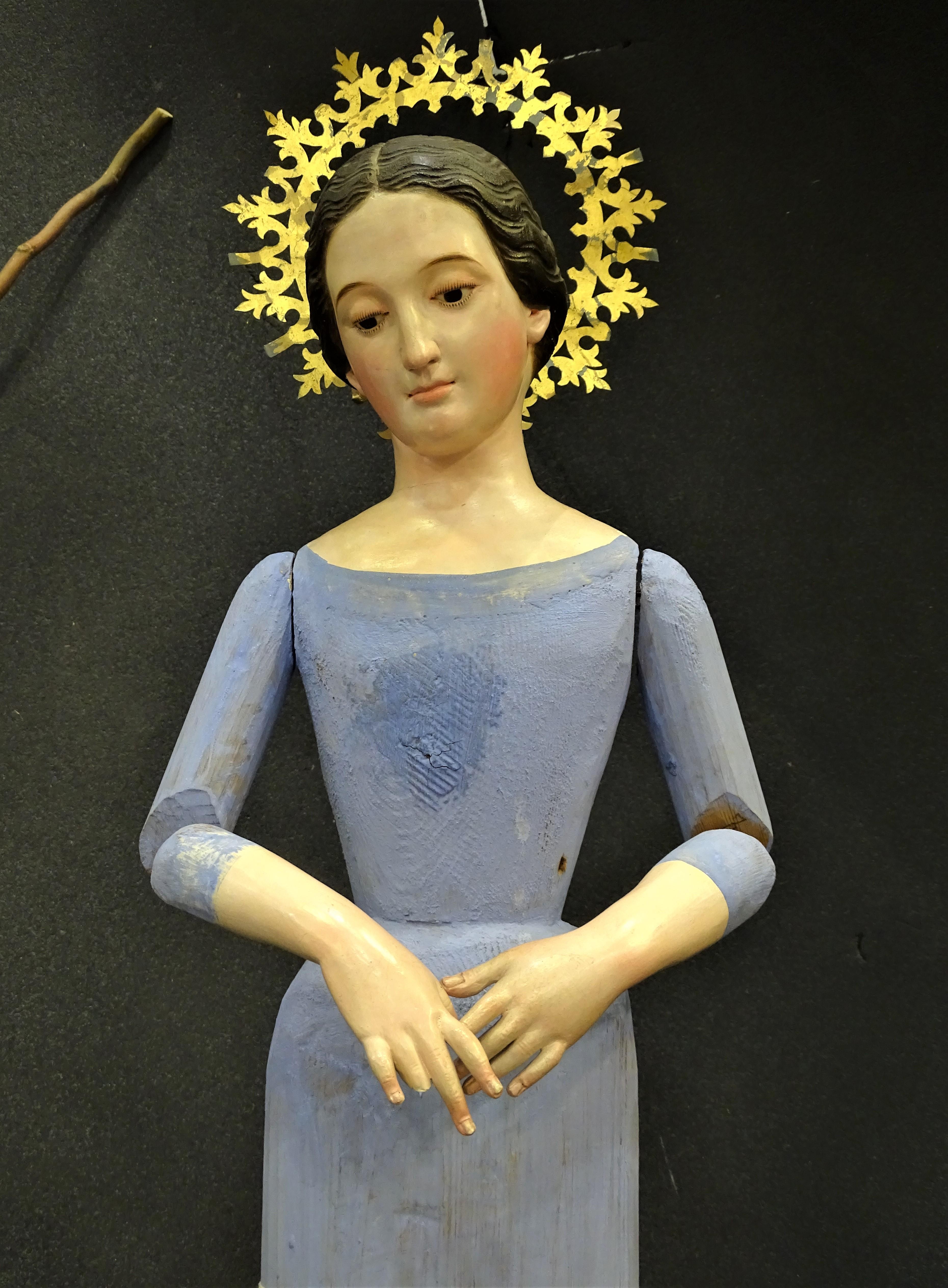 Italian Virgin Wood Sculpture, Capipota, Dressing Image In Good Condition In Valladolid, ES