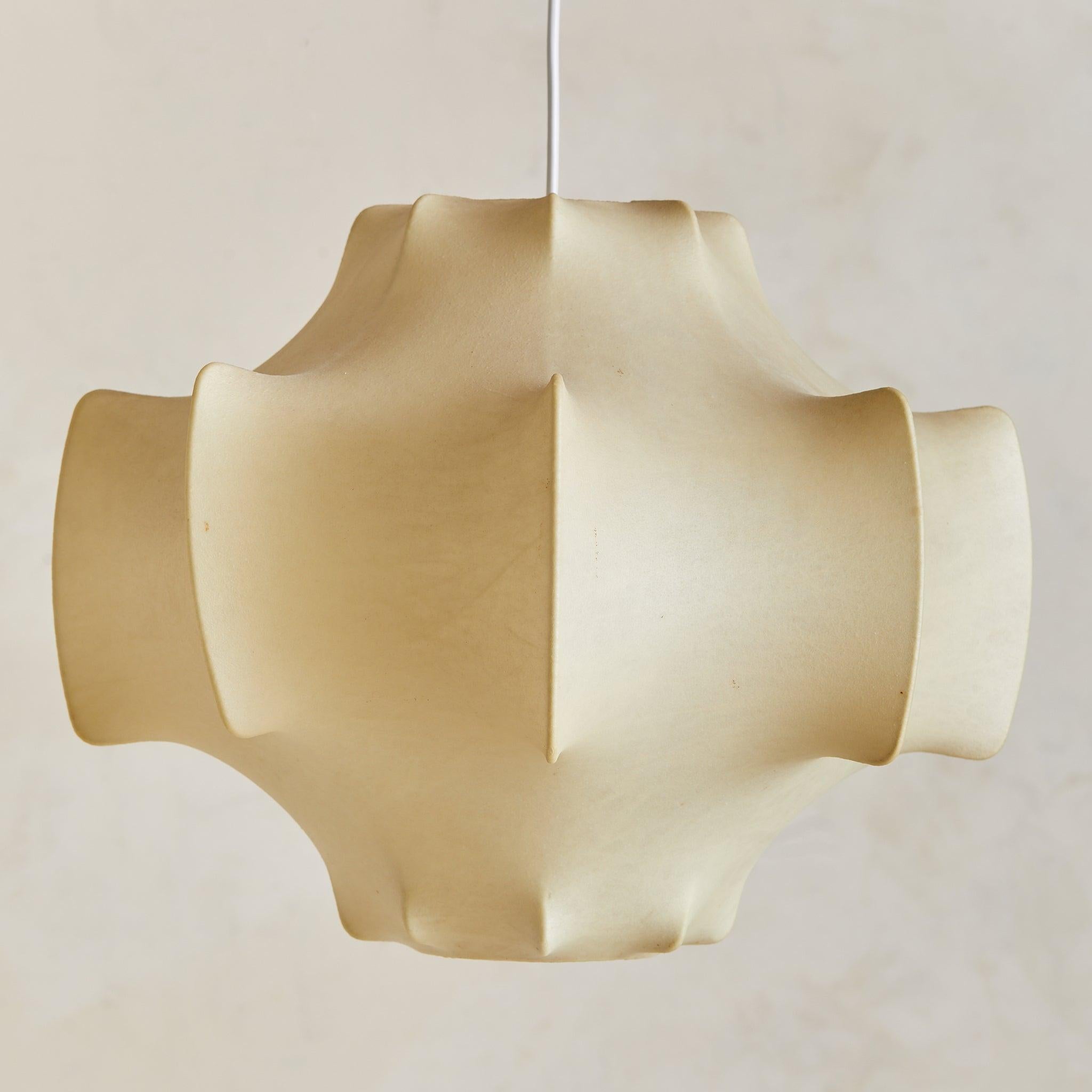 Mid-Century Modern Italian 'Viscontea' Cocoon Pendant by Achille & Pier Giacomo Castiglioni, 1962 en vente