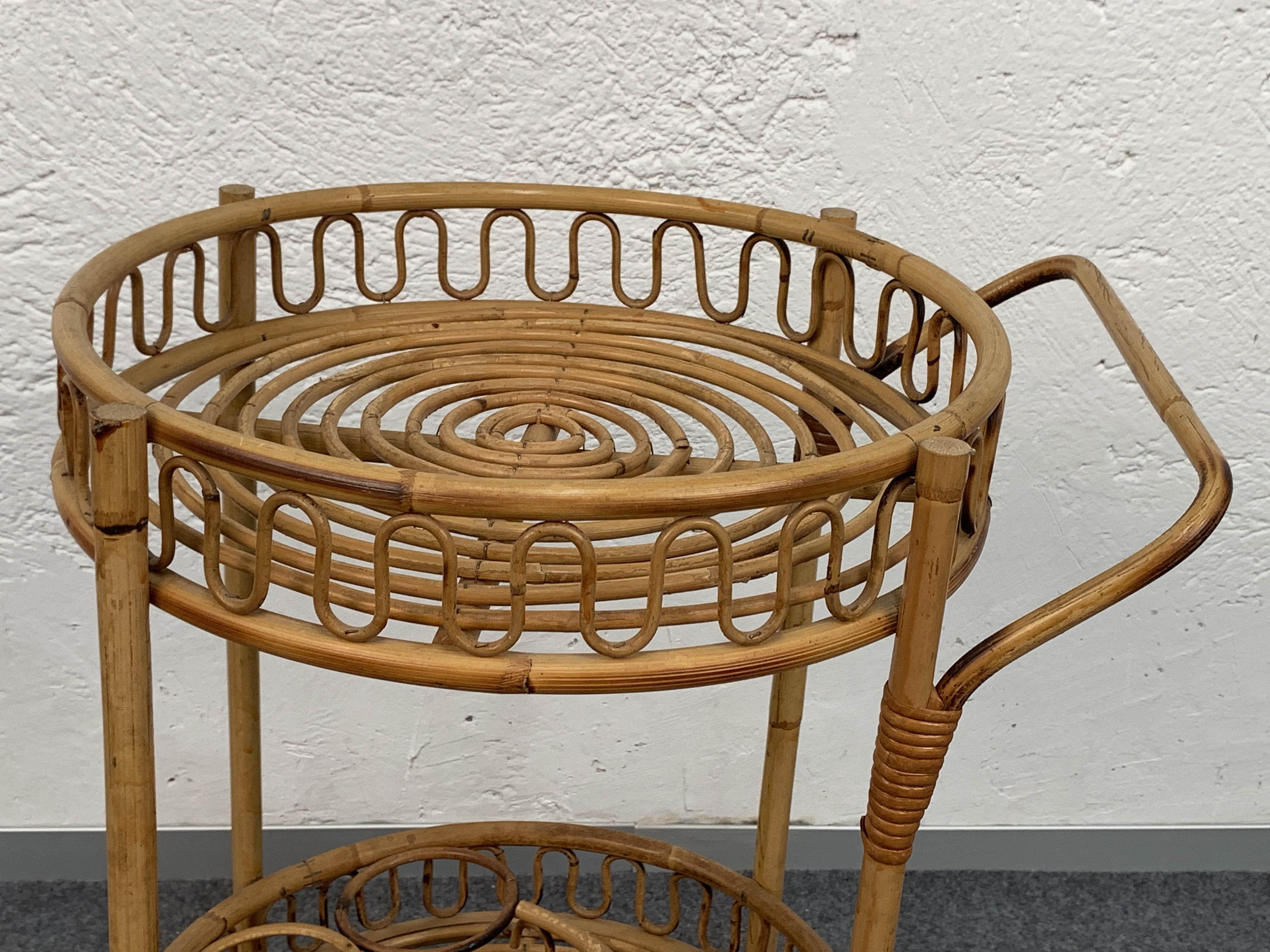 Italian Vittorio Bonacina Bamboo and Rattan Round Service Side Bar Cart, 1960s 5