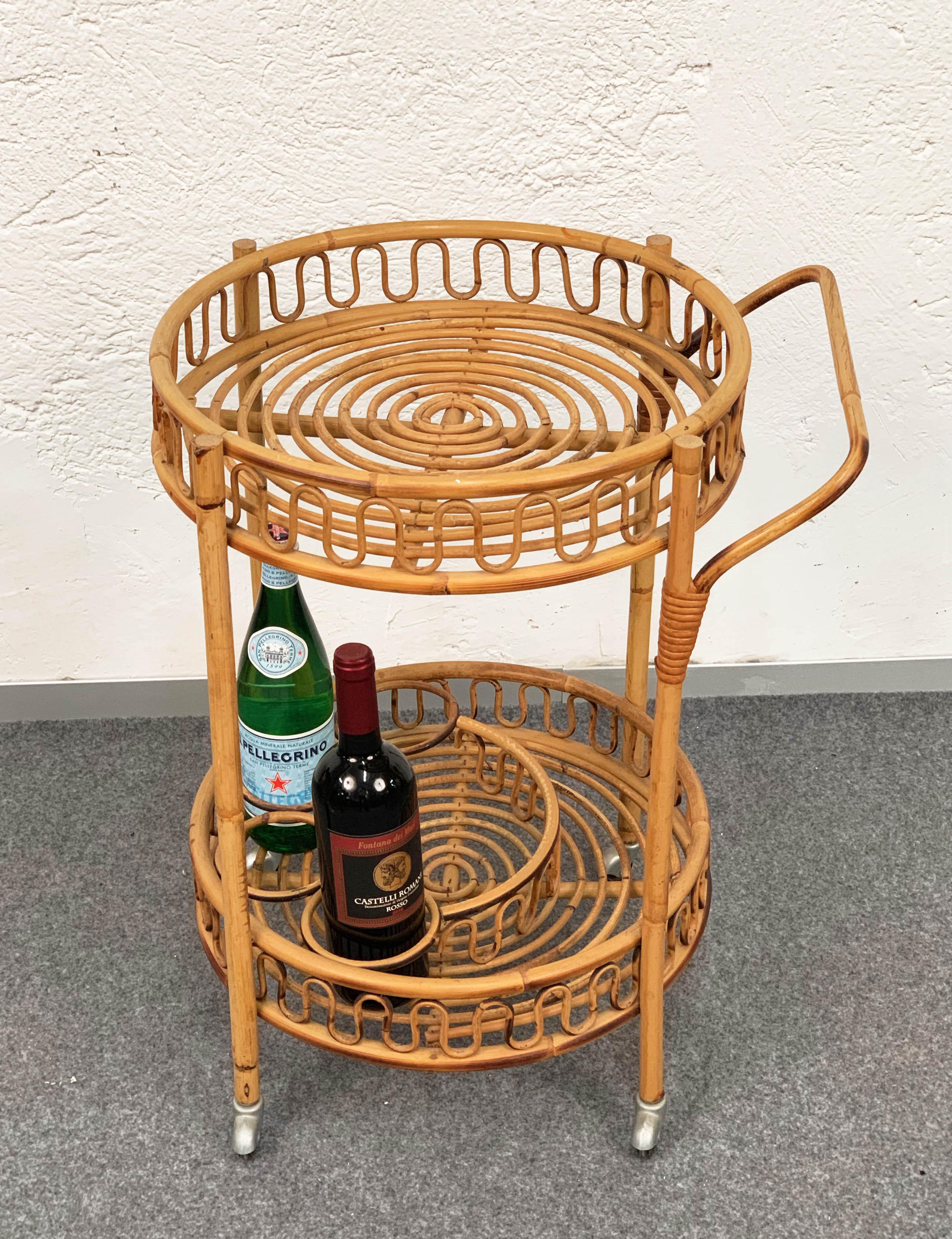 Italian Vittorio Bonacina Bamboo and Rattan Round Service Side Bar Cart, 1960s 1