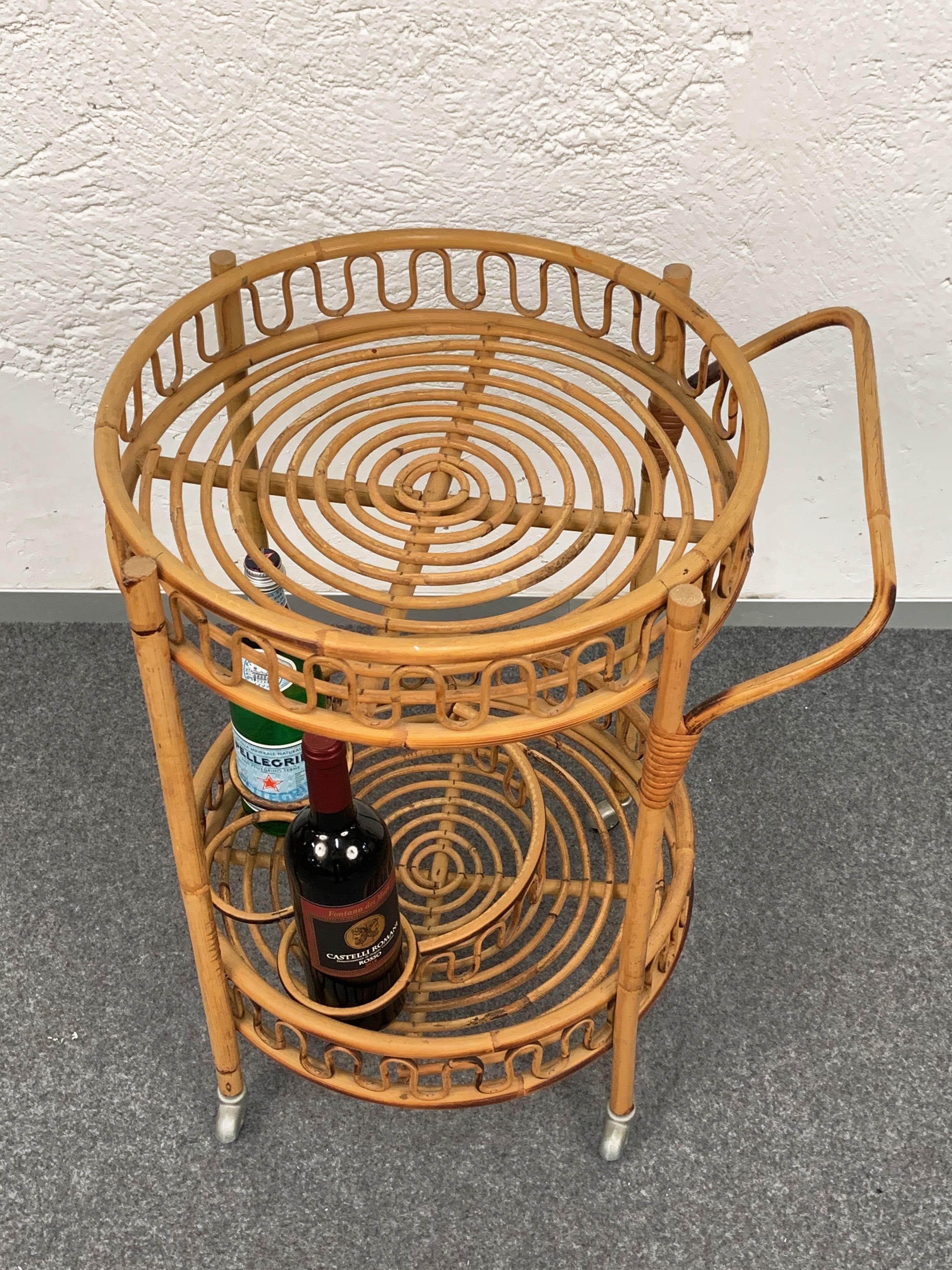 Italian Vittorio Bonacina Bamboo and Rattan Round Service Side Bar Cart, 1960s 2