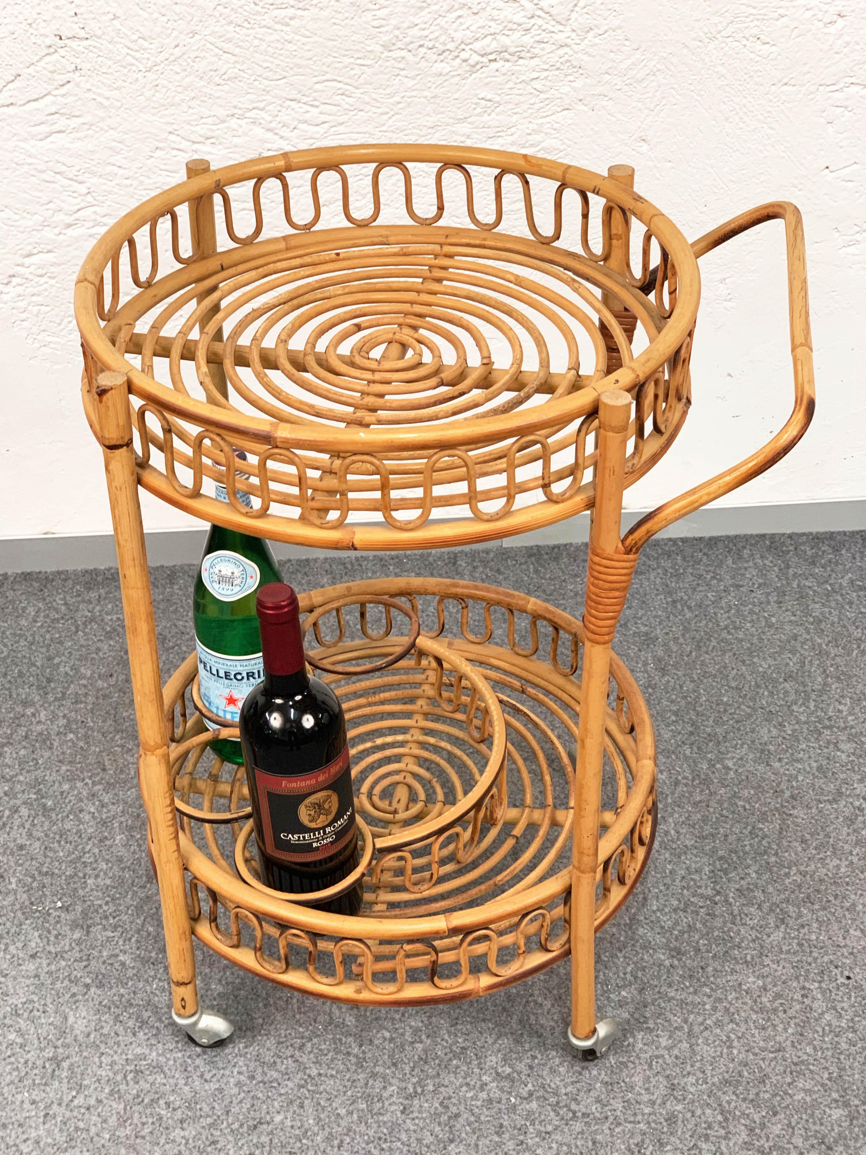 Italian Vittorio Bonacina Bamboo and Rattan Round Service Side Bar Cart, 1960s 3