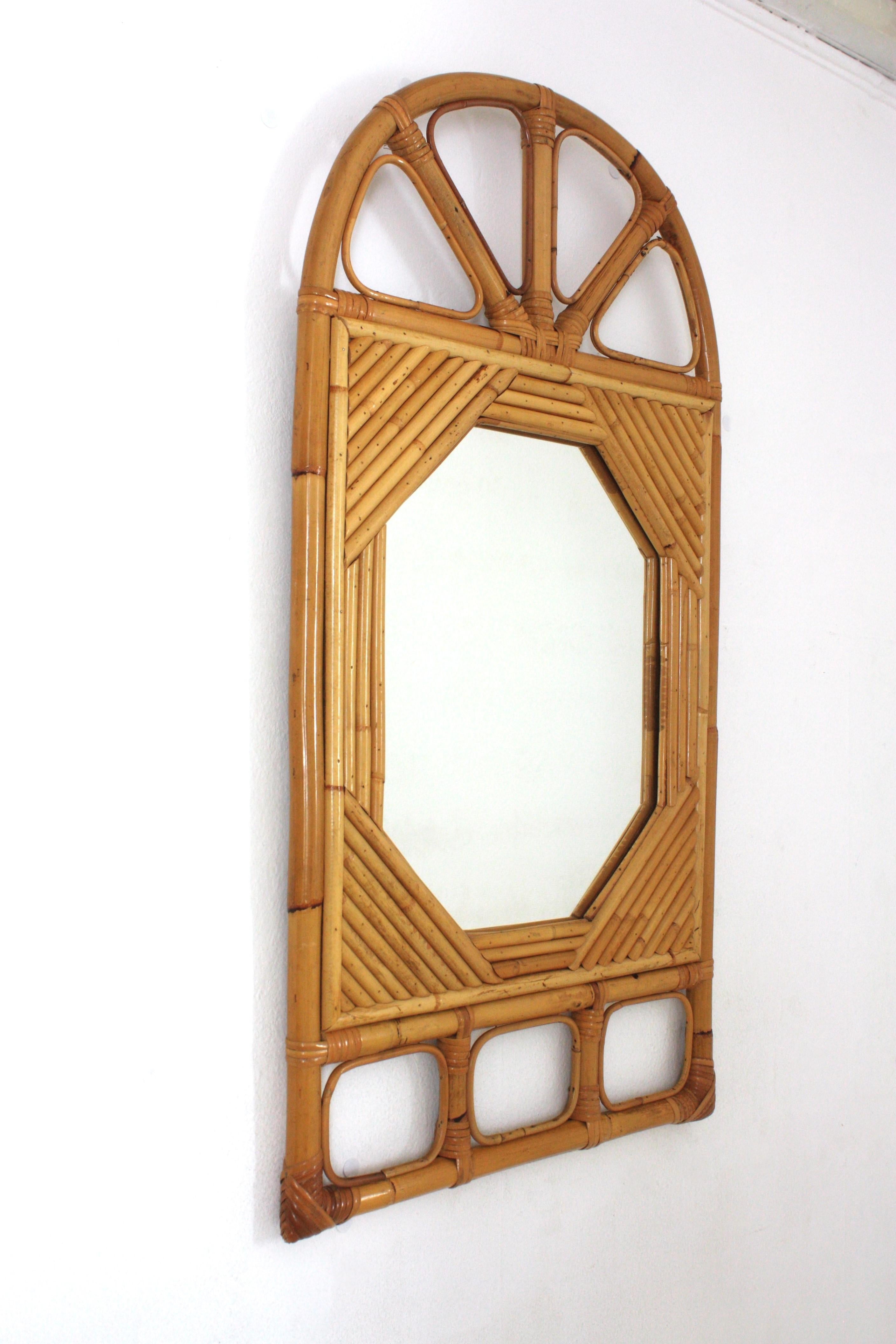 Italian Vivai del Sud Split Reed Rattan Arched Mirror In Good Condition For Sale In Barcelona, ES