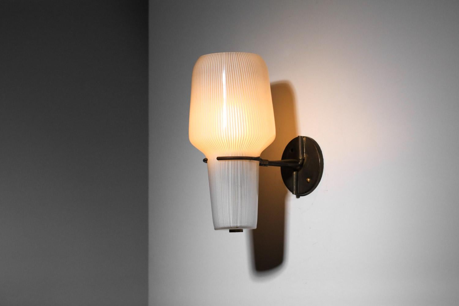 Mid-Century moderno Lampada da parete italiana attribuita a Massimo Vignelli per Venini in vendita