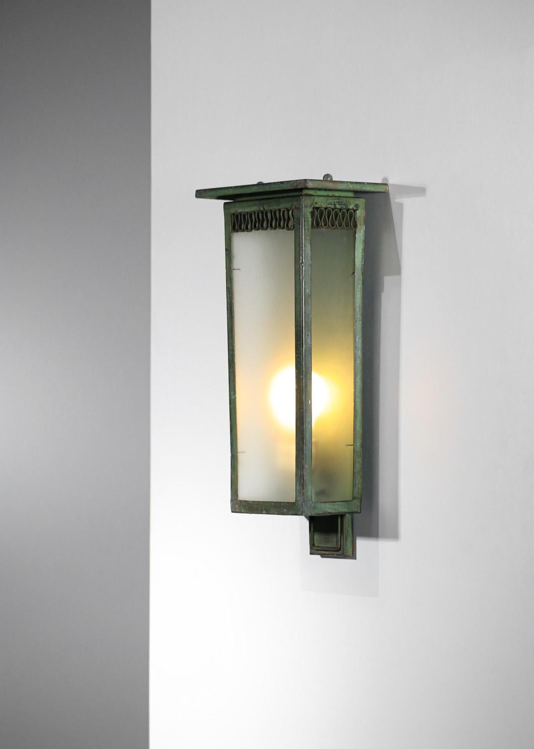 Mid-Century Modern Italian wall lamp from the 40's attr à Seguso in lacquered metal and glass - H55