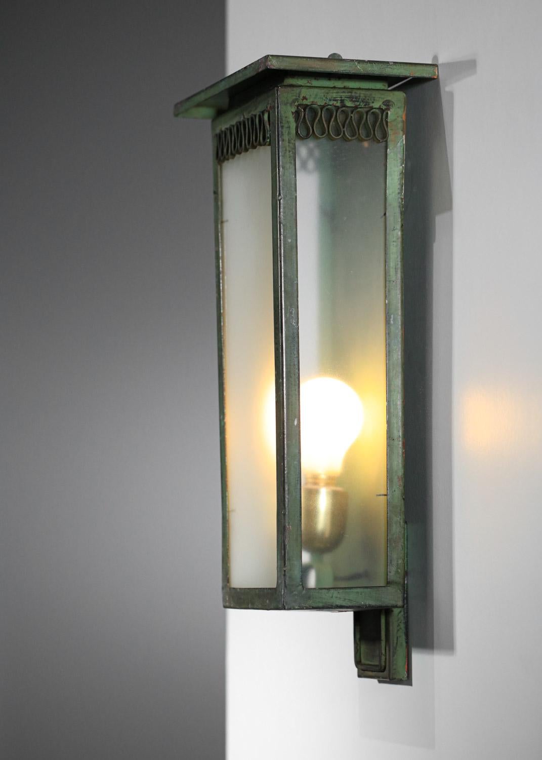 Lacquered Italian wall lamp from the 40's attr à Seguso in lacquered metal and glass - H55 For Sale