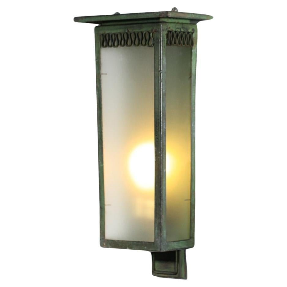 Italian wall lamp from the 40's attr à Seguso in lacquered metal and glass - H55 For Sale