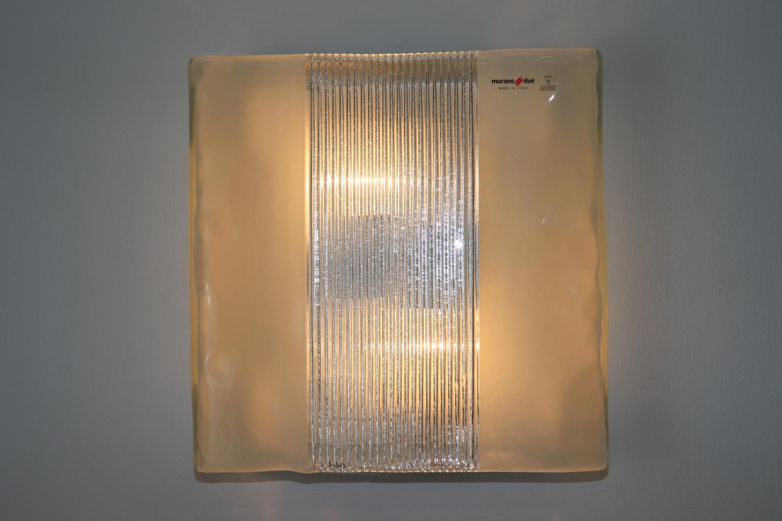 Italian Wall Lamp Murano Crystal Pressed Glass by Murano Due In Excellent Condition For Sale In Saddle Brook , NJ