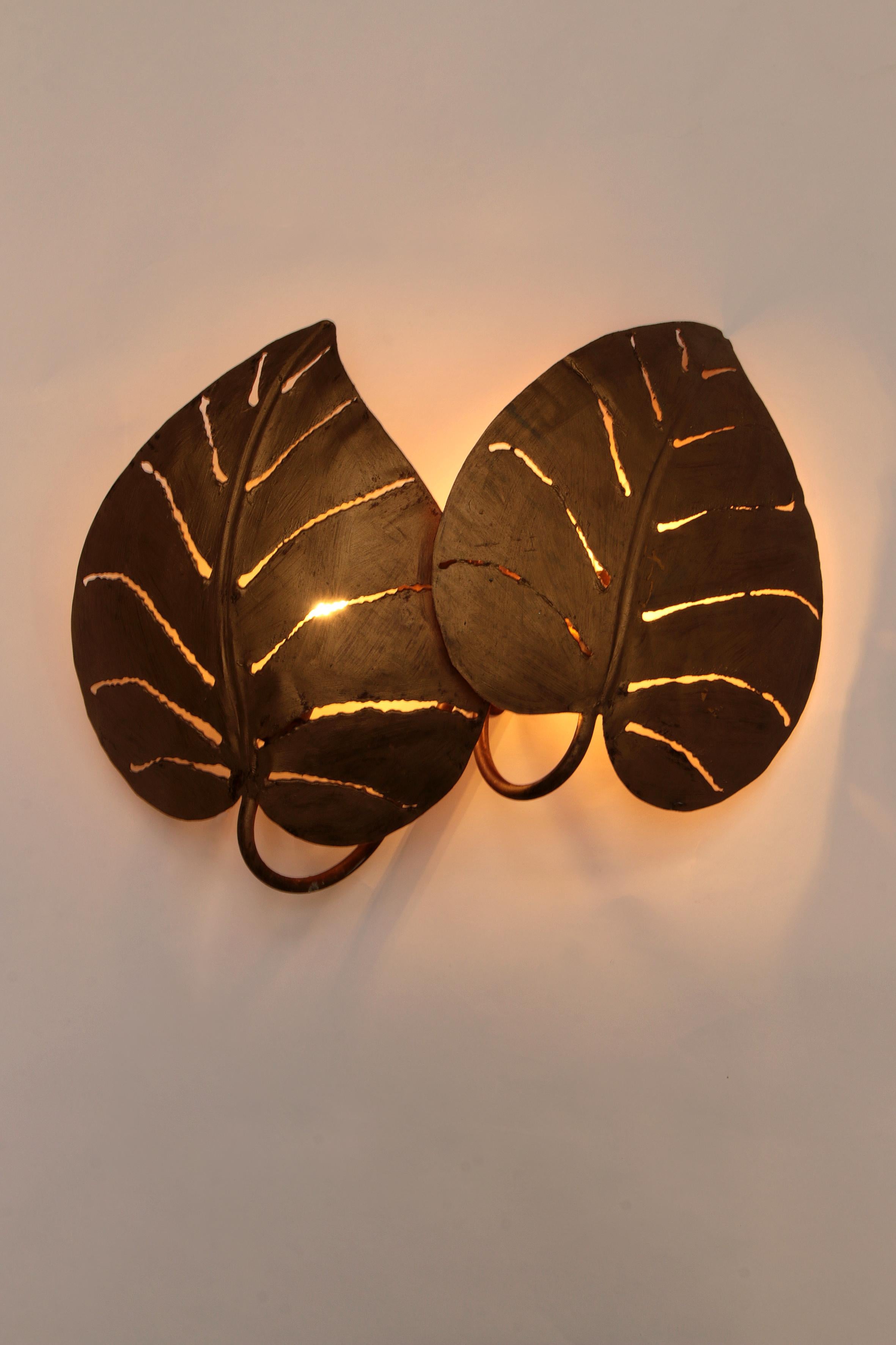 Italian Wall Lamp with Tropical Leaves, 1970 In Good Condition In Oostrum-Venray, NL