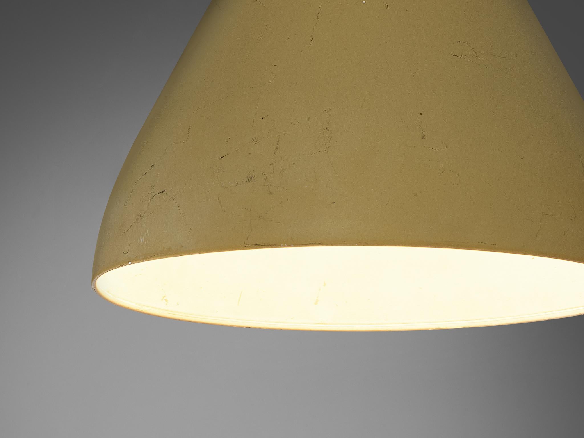 Italian Wall Lamp with Yellow Shade  In Good Condition For Sale In Waalwijk, NL