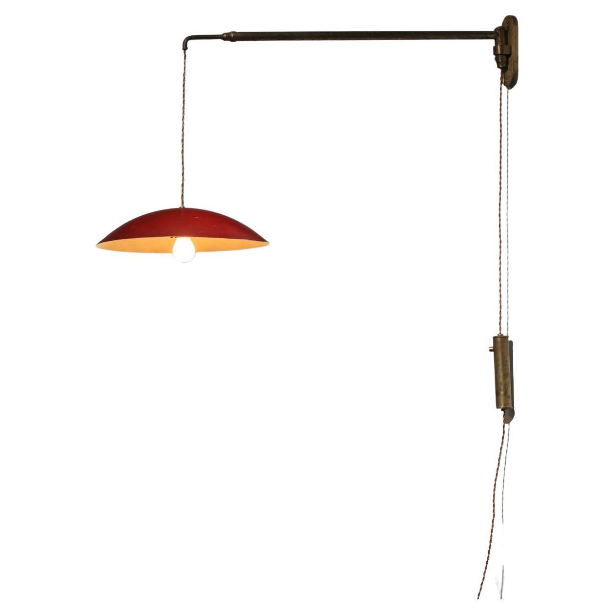 Italian wall light attributed to arredoluce in brass and lacquered metal For Sale